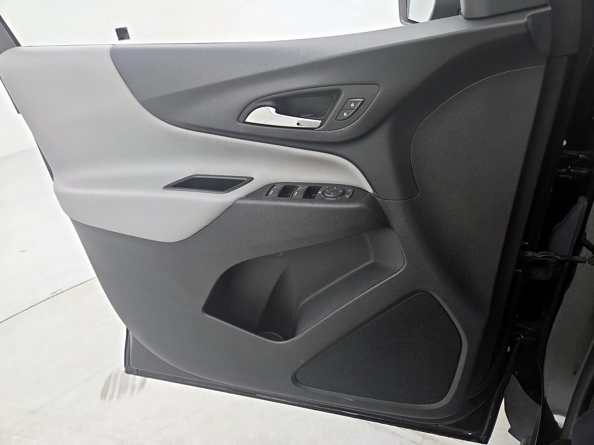 Thumbnail: 2022 Chevrolet Equinox - 12