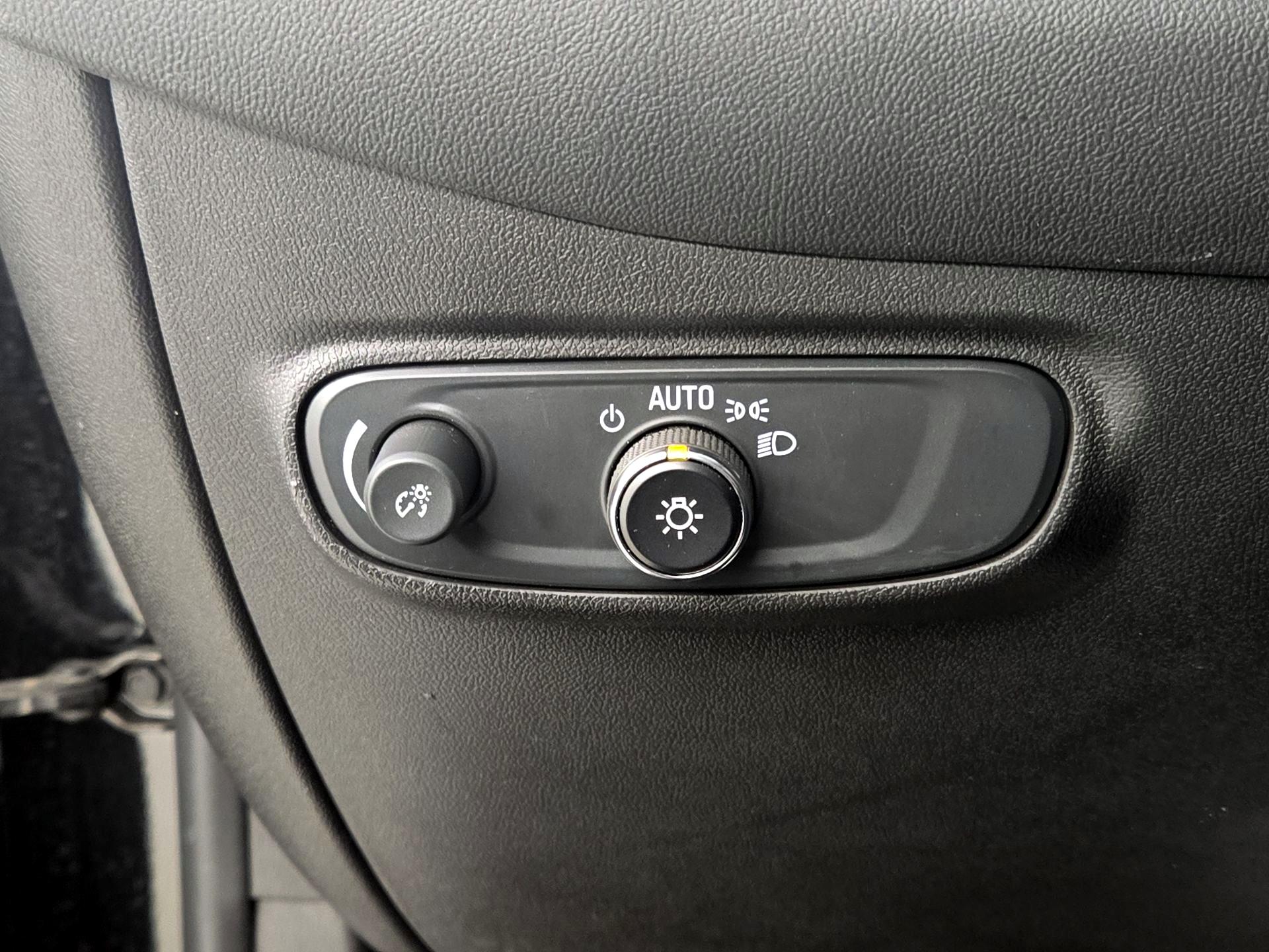 Thumbnail: 2022 Chevrolet Equinox - 13