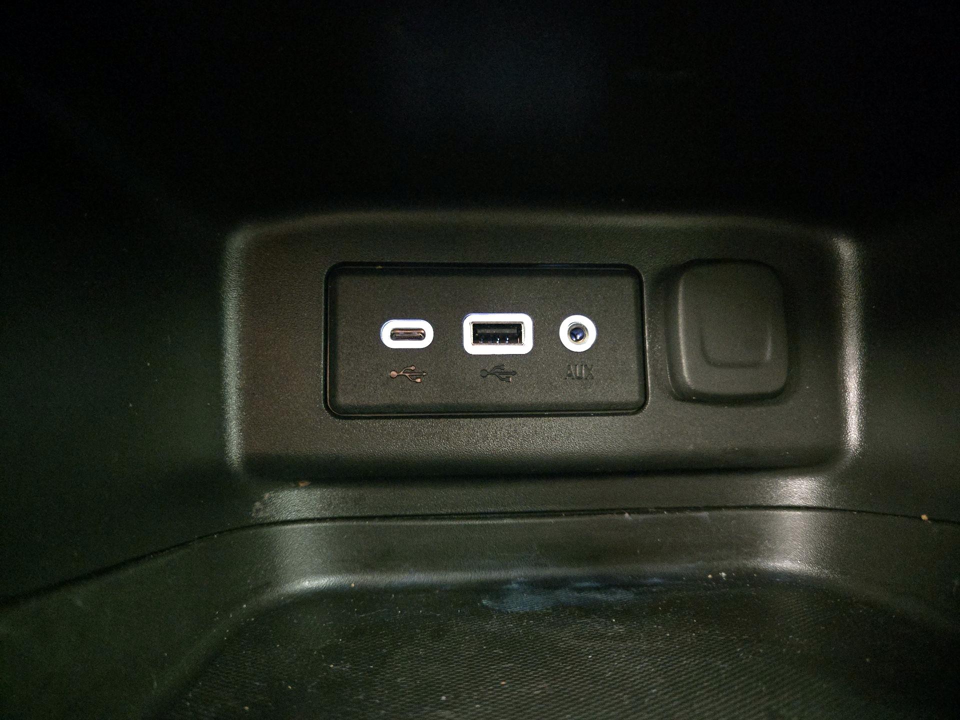 Thumbnail: 2022 Chevrolet Equinox - 18