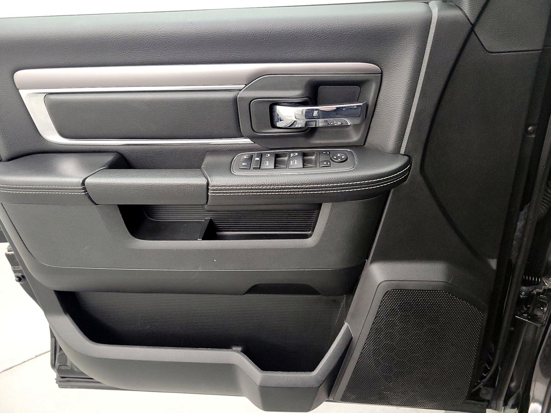 Thumbnail: 2023 RAM 1500 Classic - 12