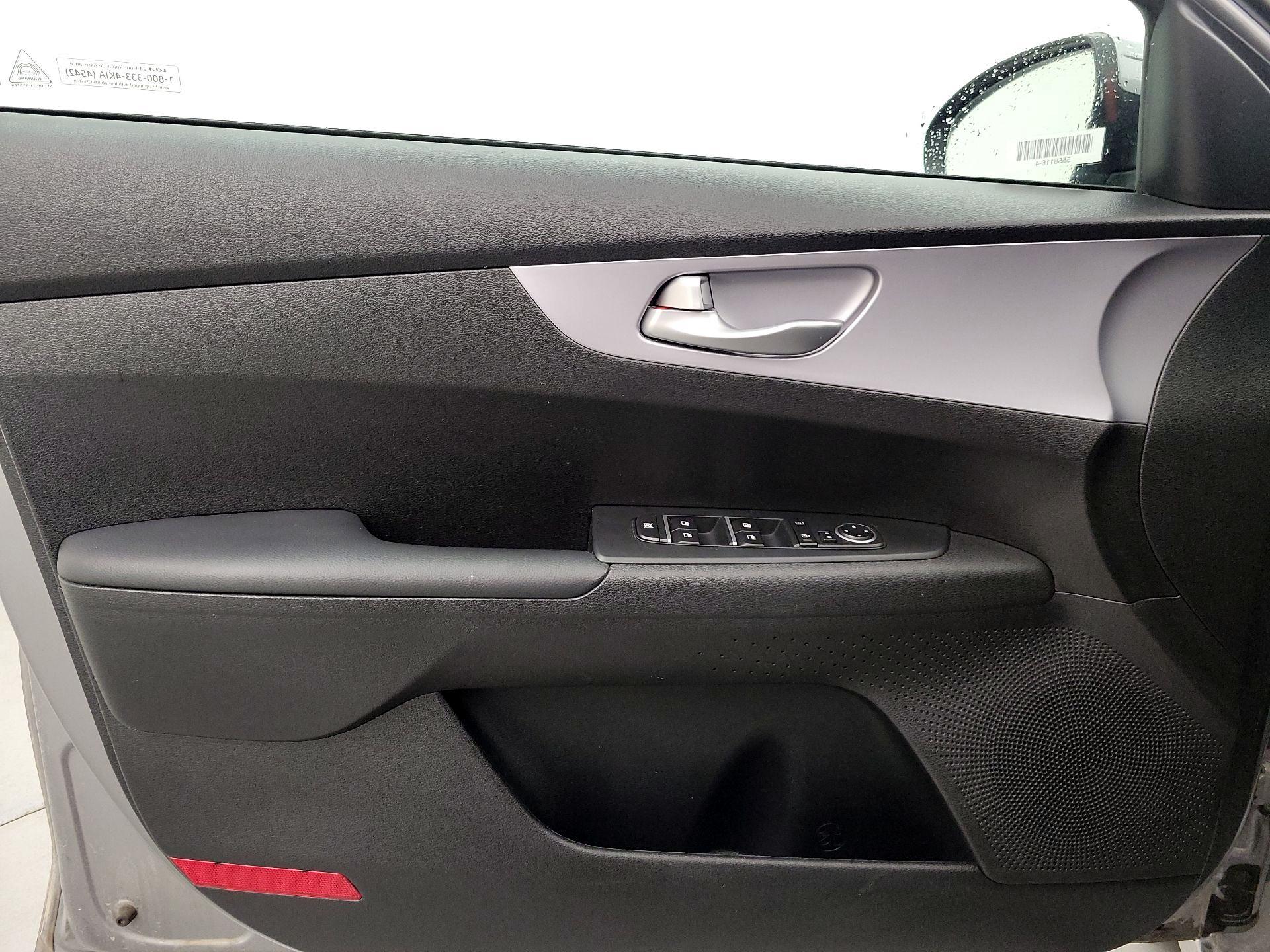 Thumbnail: 2024 Kia Forte - 12