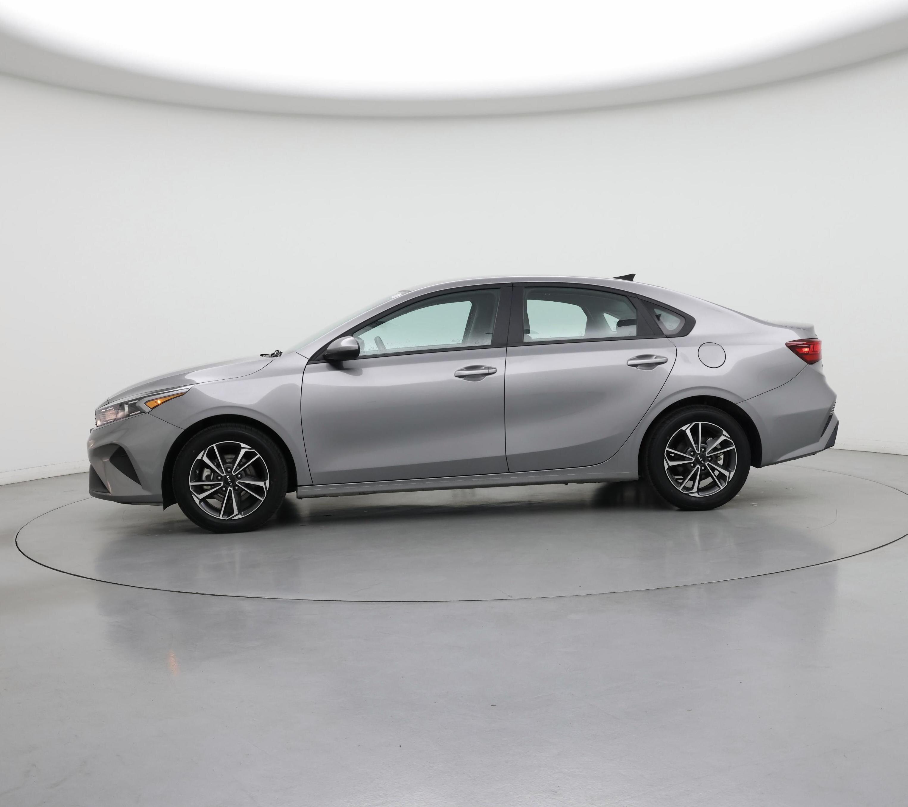 Thumbnail: 2024 Kia Forte - 3