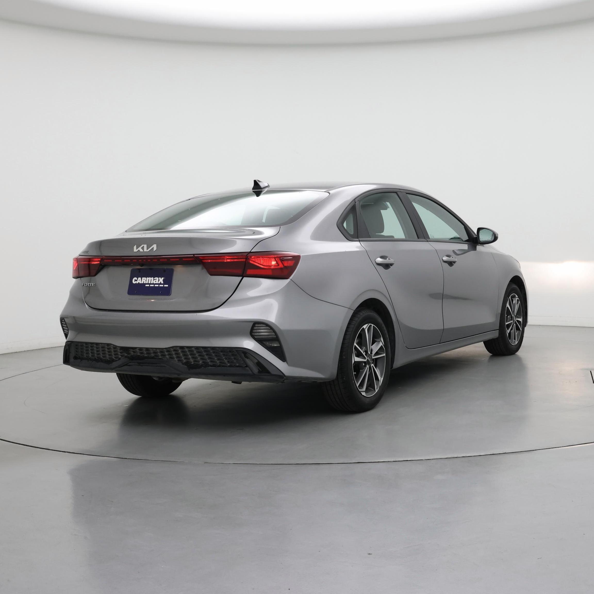 Thumbnail: 2024 Kia Forte - 8