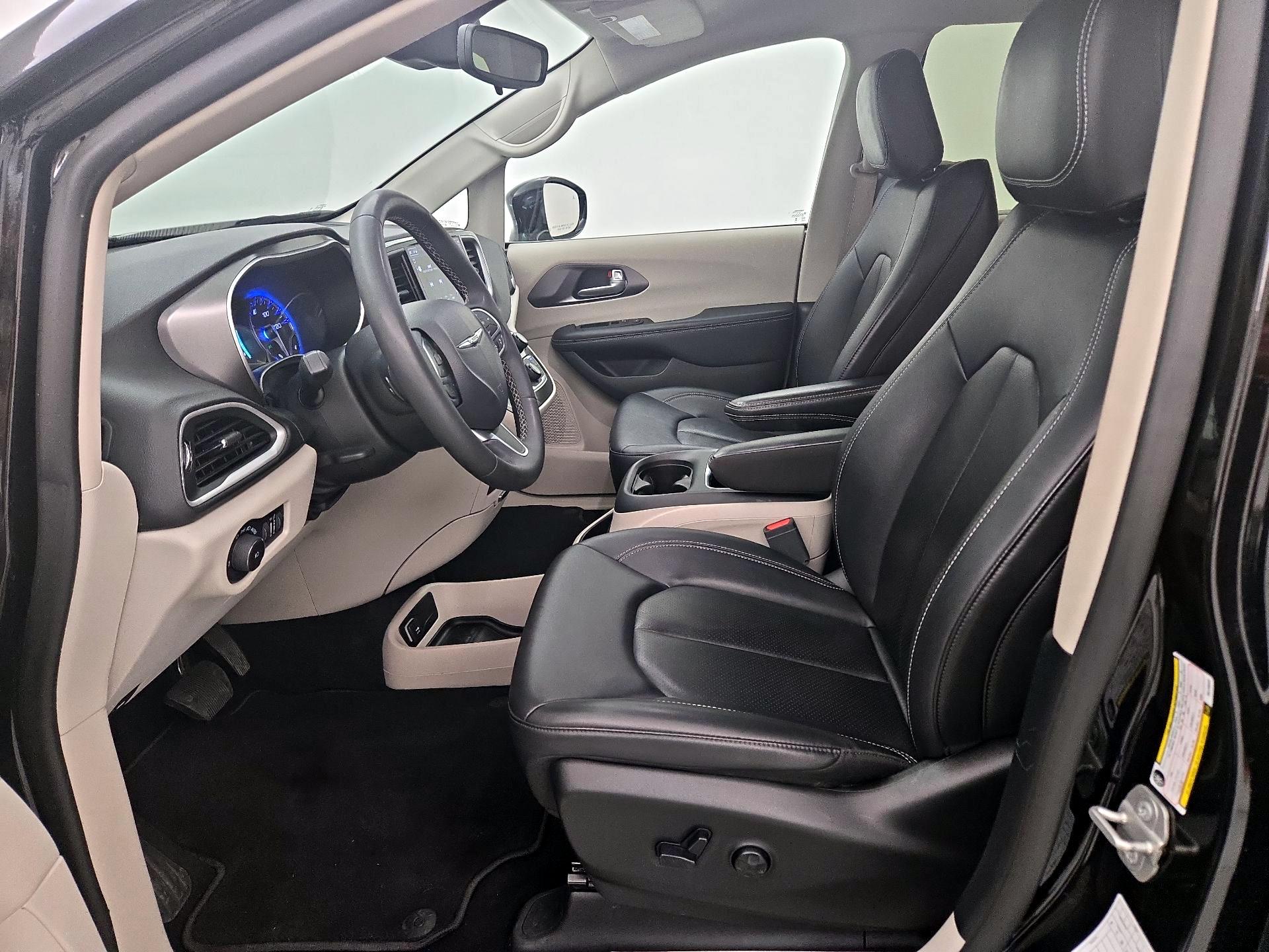 Thumbnail: 2024 Chrysler Pacifica - 11