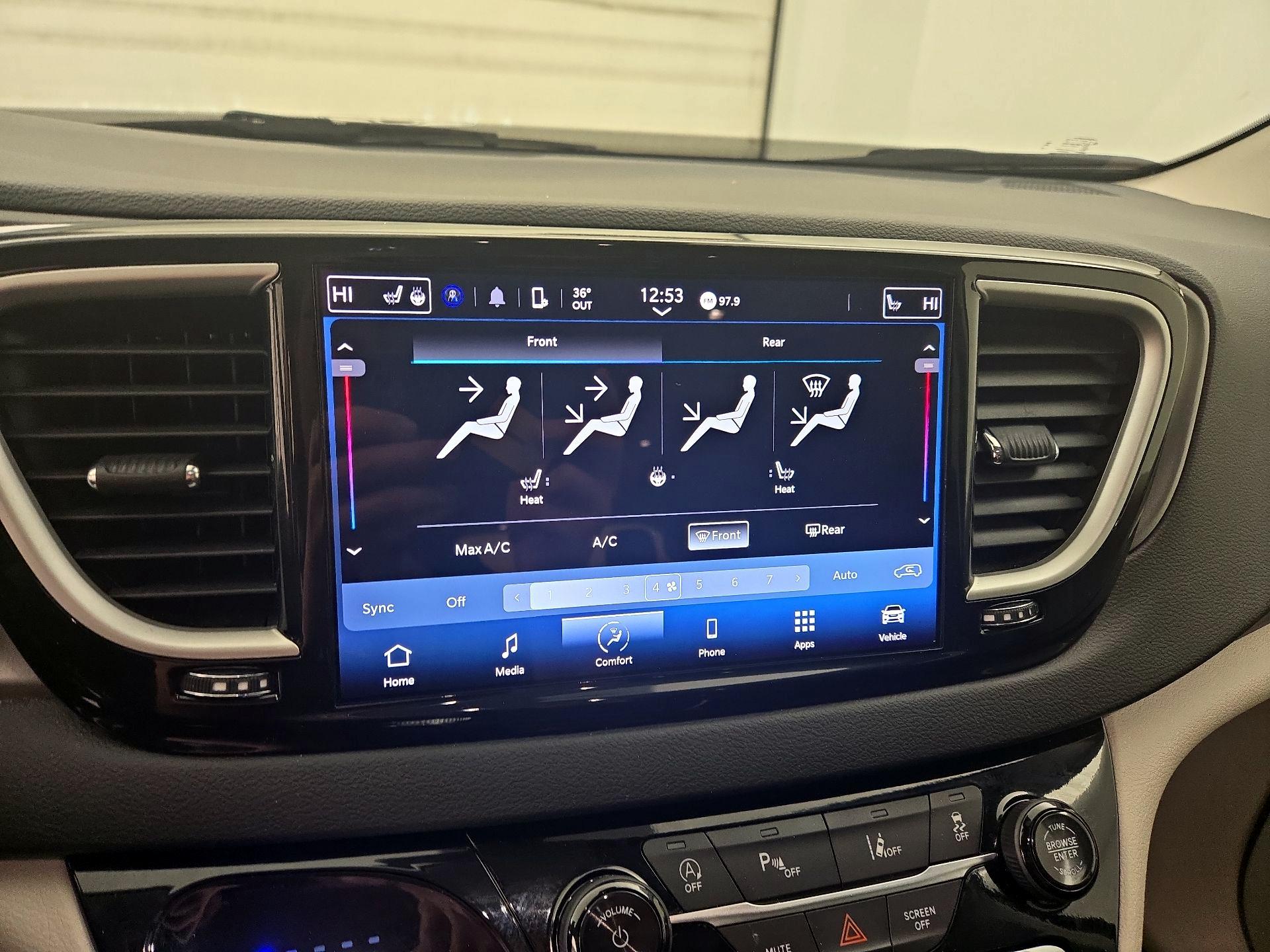 Thumbnail: 2024 Chrysler Pacifica - 16