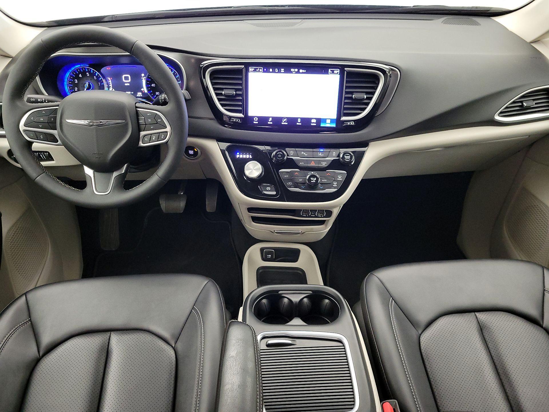 Thumbnail: 2024 Chrysler Pacifica - 9