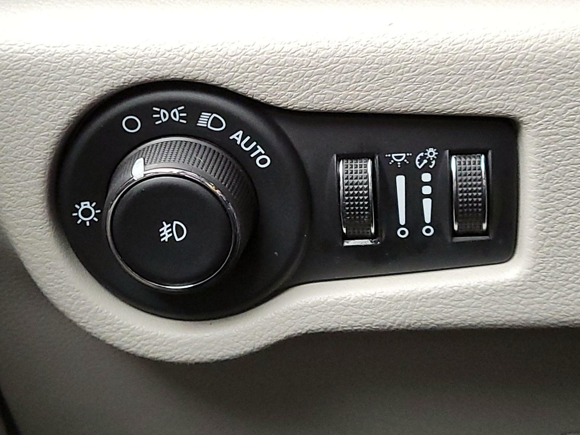 Thumbnail: 2024 Chrysler Pacifica - 13