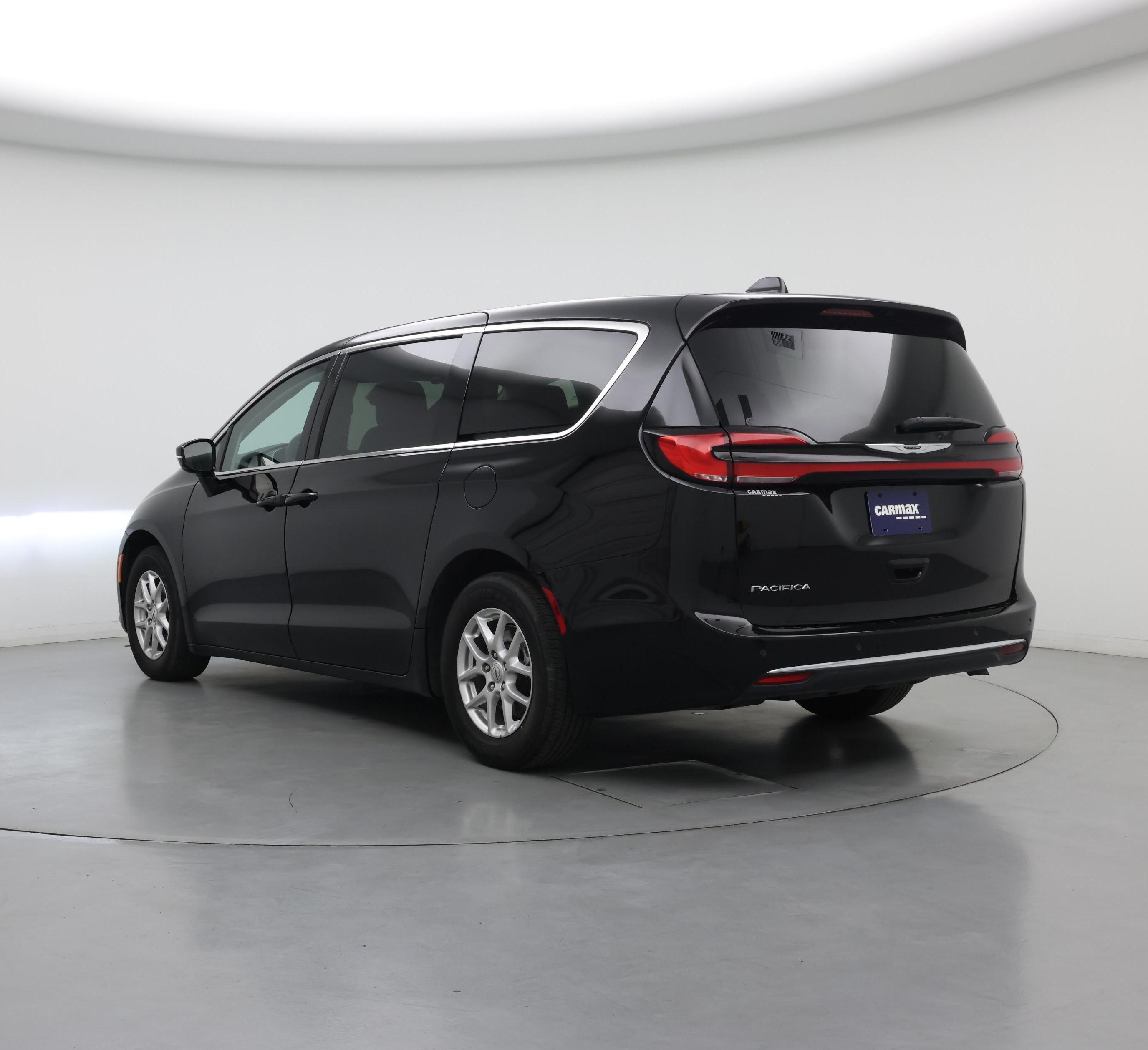 Thumbnail: 2024 Chrysler Pacifica - 2