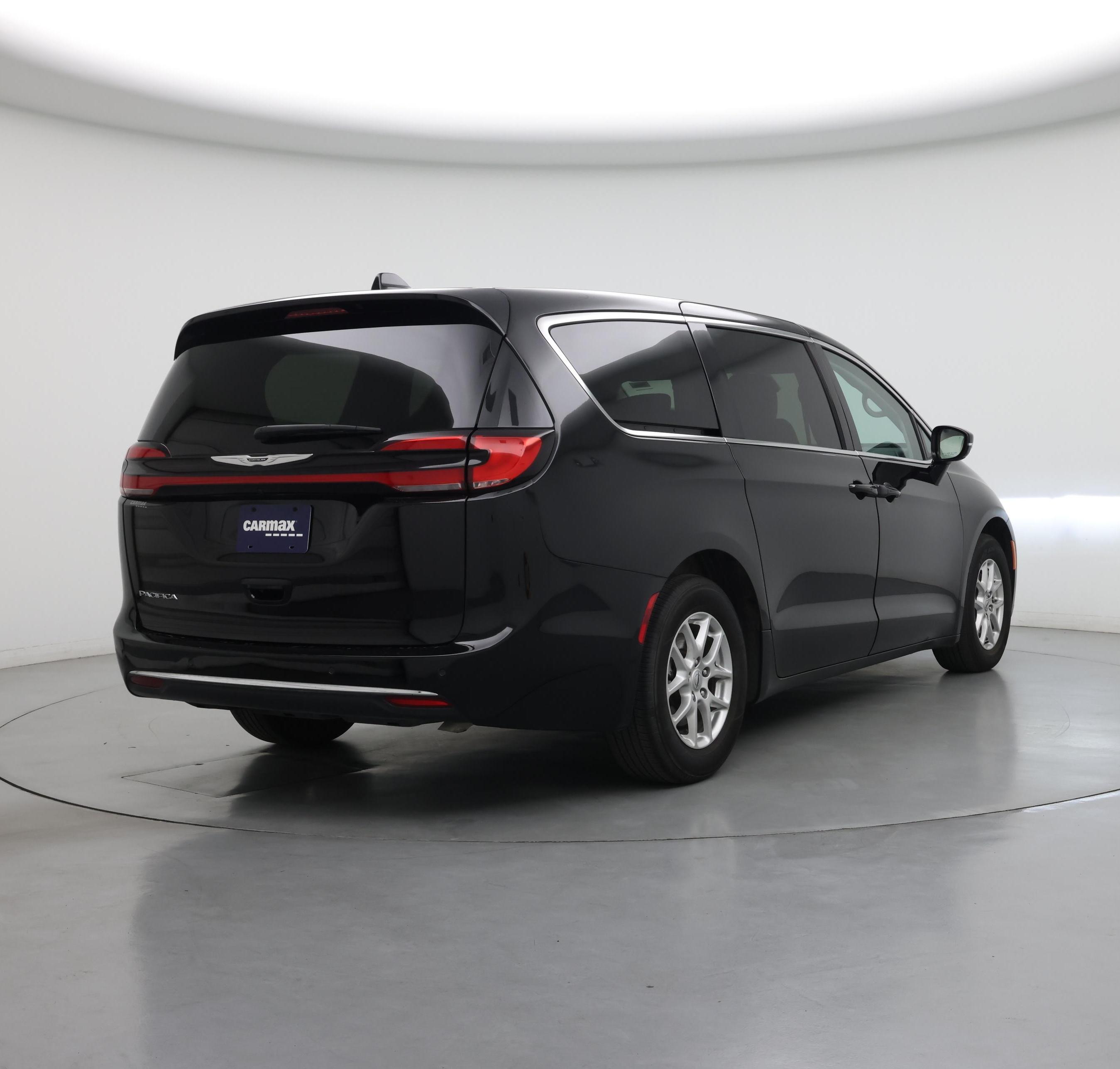 Thumbnail: 2024 Chrysler Pacifica - 8