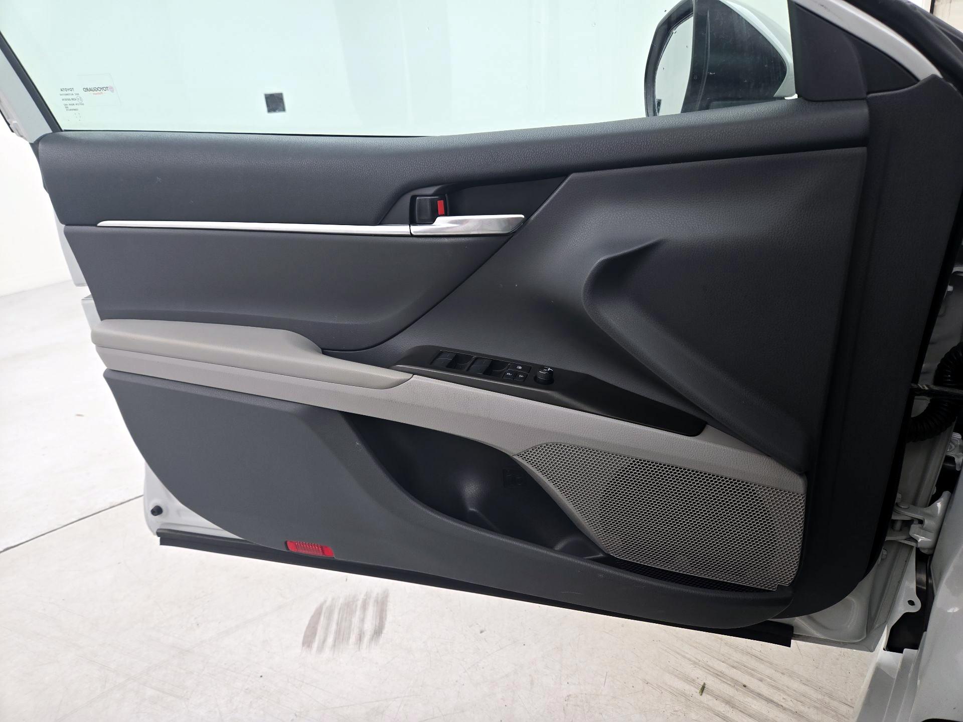 Thumbnail: 2023 Toyota Camry - 12