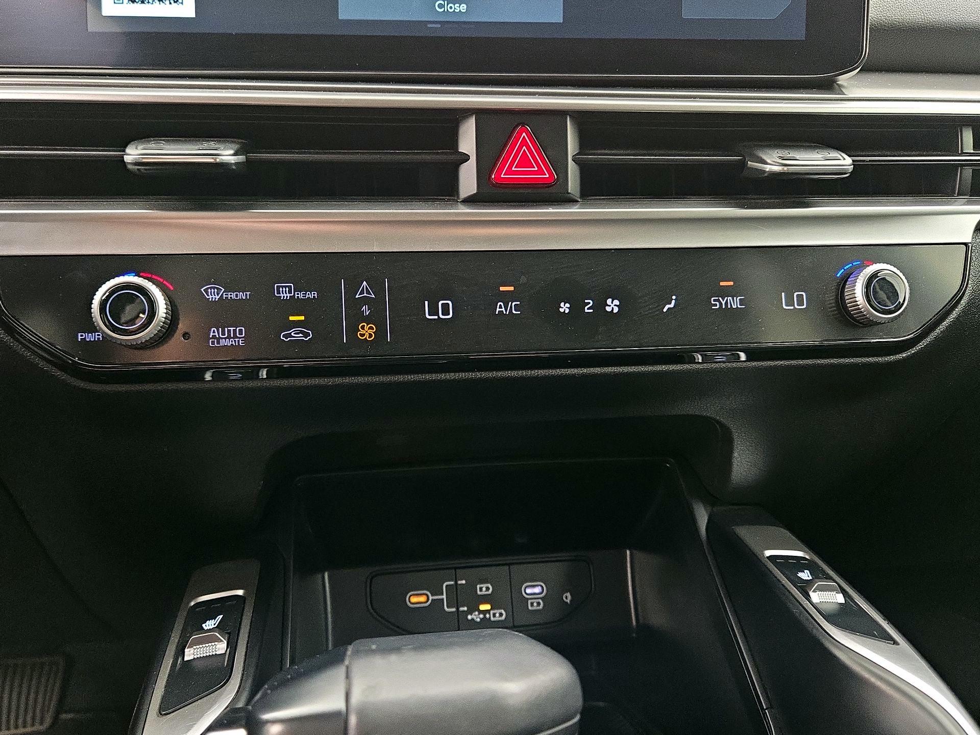 Thumbnail: 2024 Kia Sorento - 17