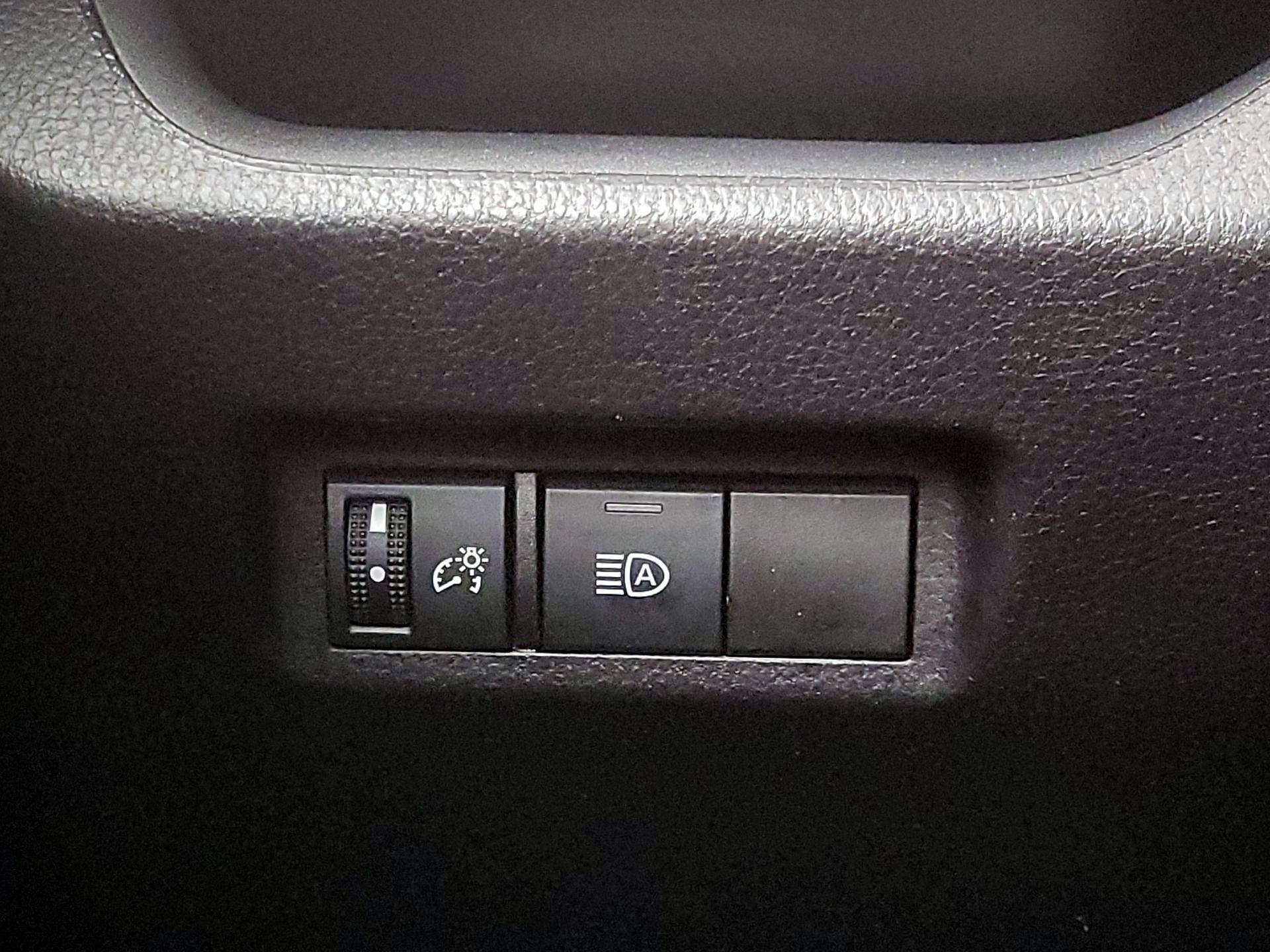 Thumbnail: 2022 Toyota RAV4 - 13