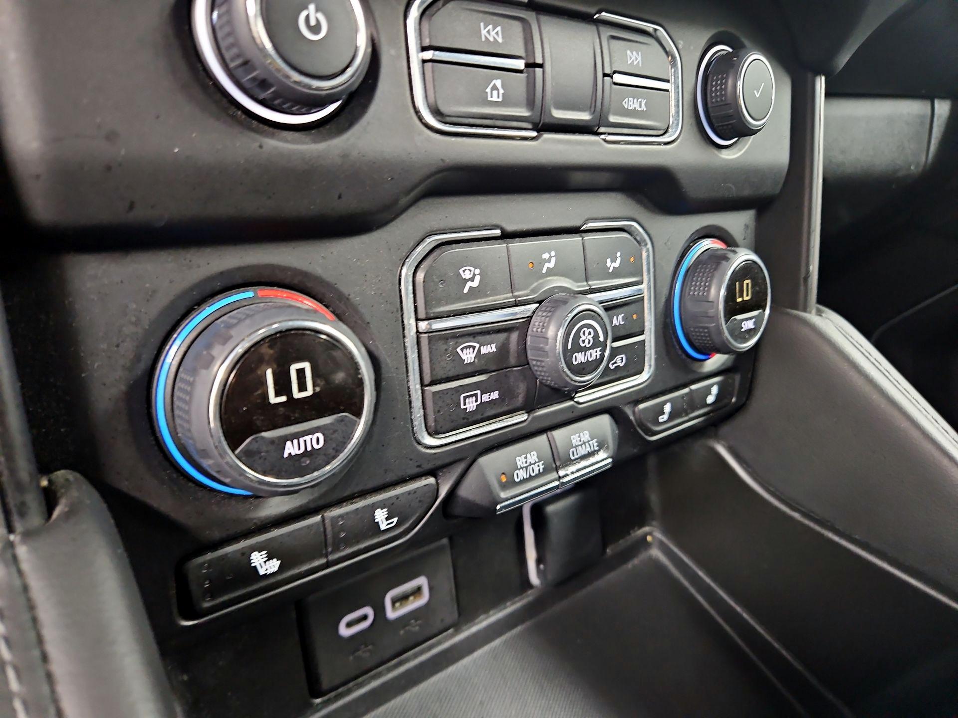 Thumbnail: 2024 Chevrolet Tahoe - 17