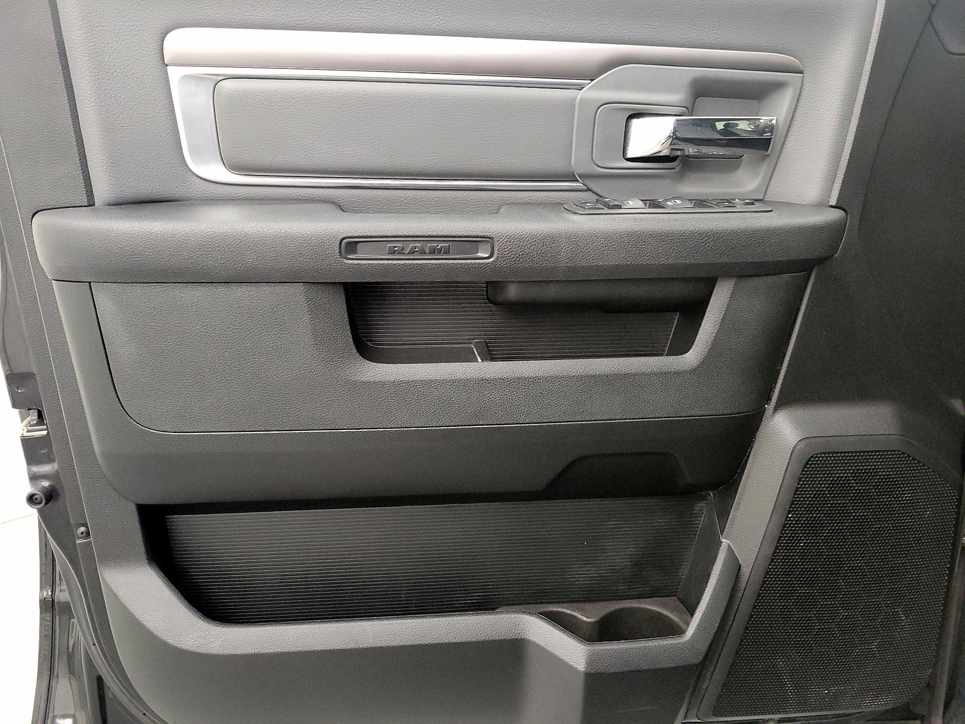 Thumbnail: 2023 RAM 1500 Classic - 12