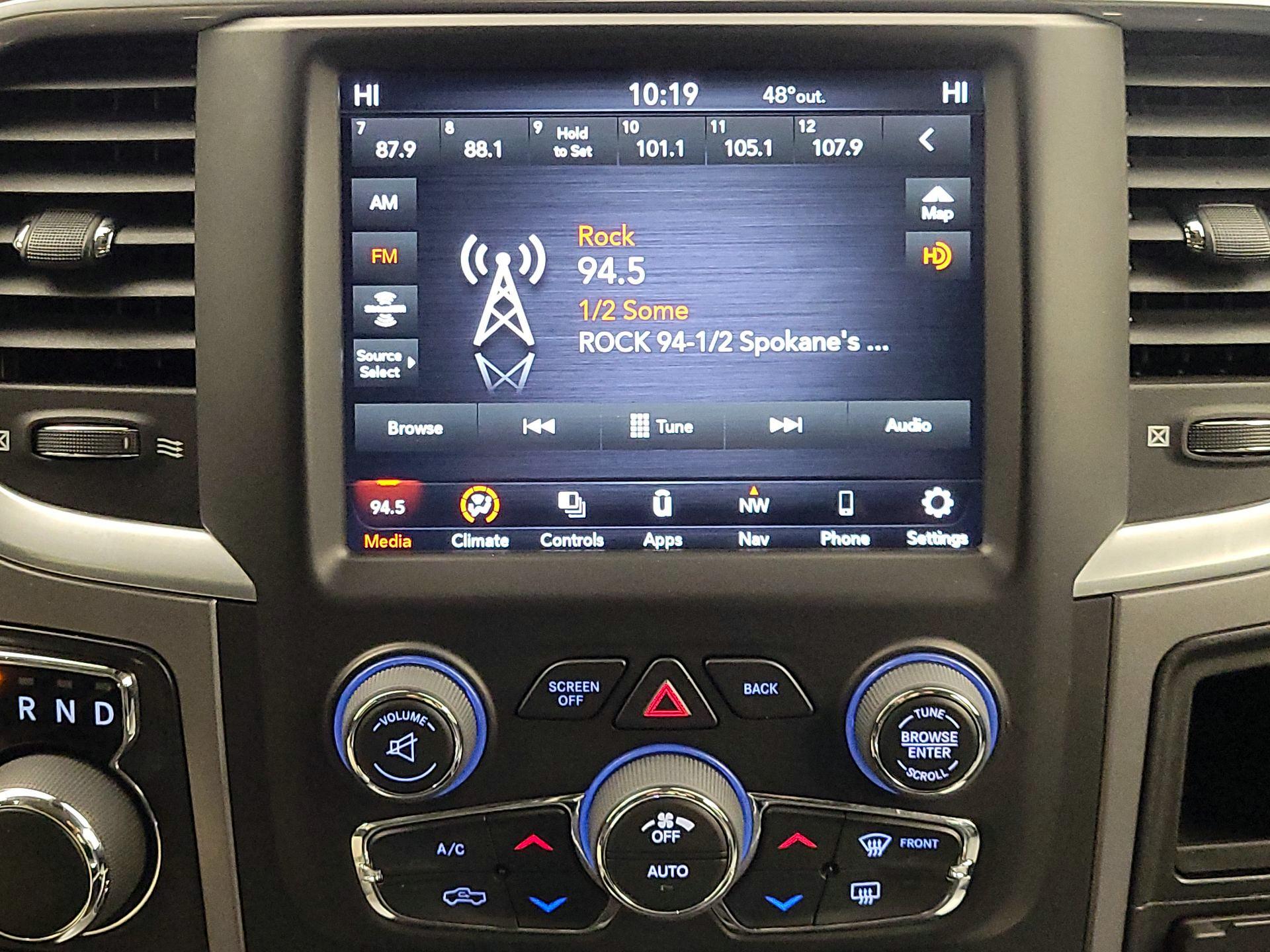 Thumbnail: 2023 RAM 1500 Classic - 16