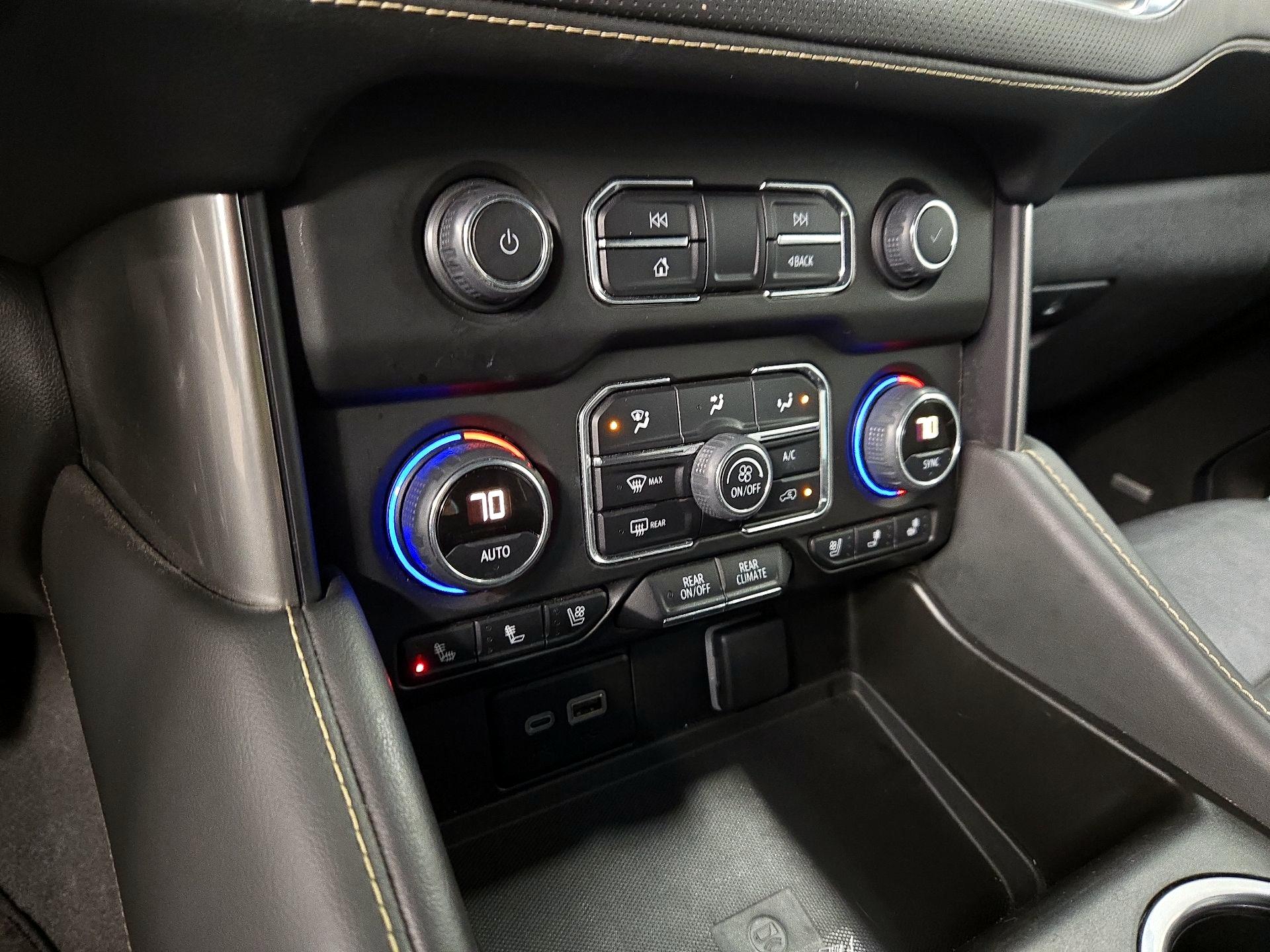 Thumbnail: 2023 Chevrolet Suburban - 17