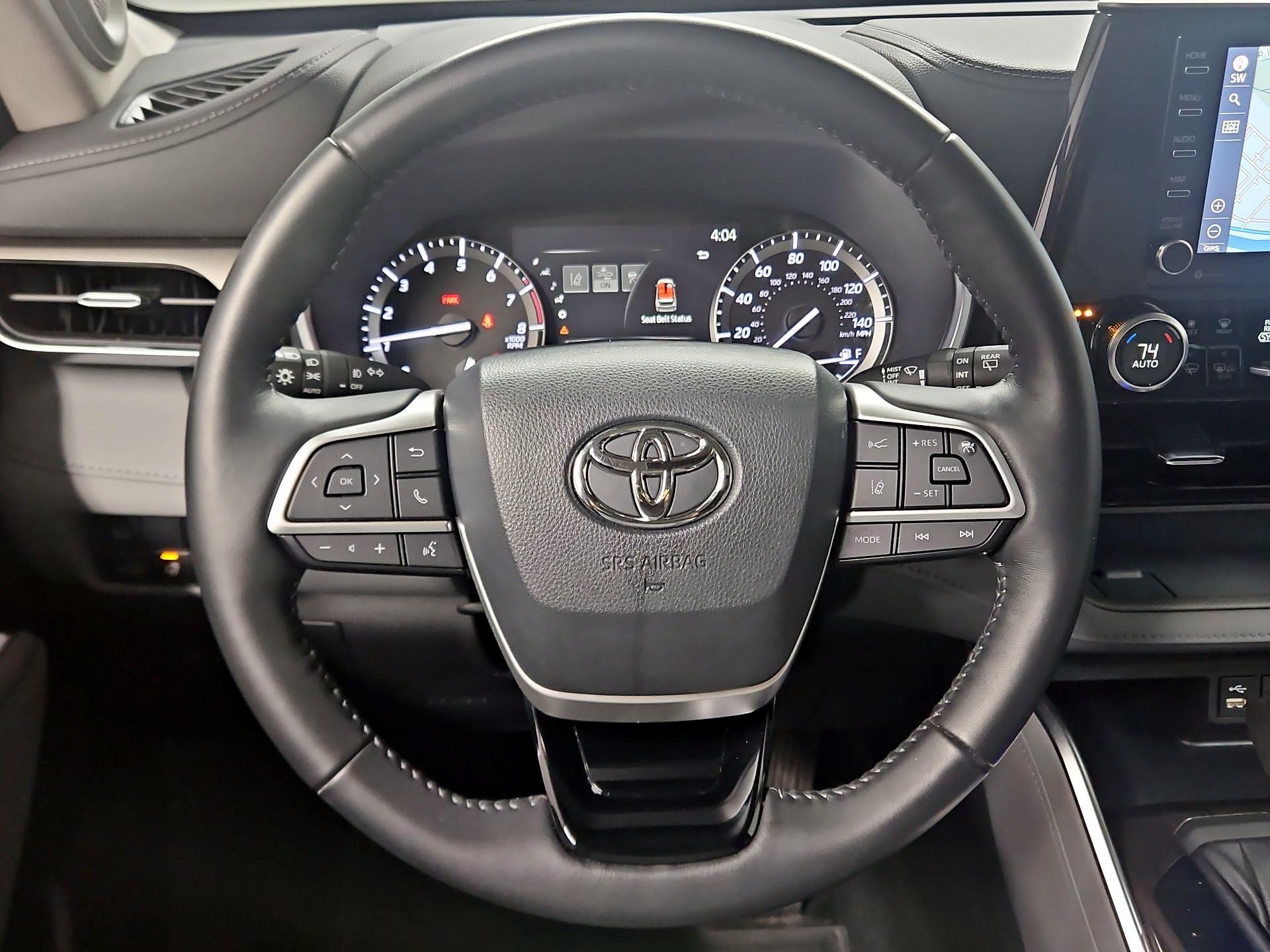 Thumbnail: 2022 Toyota Highlander - 10