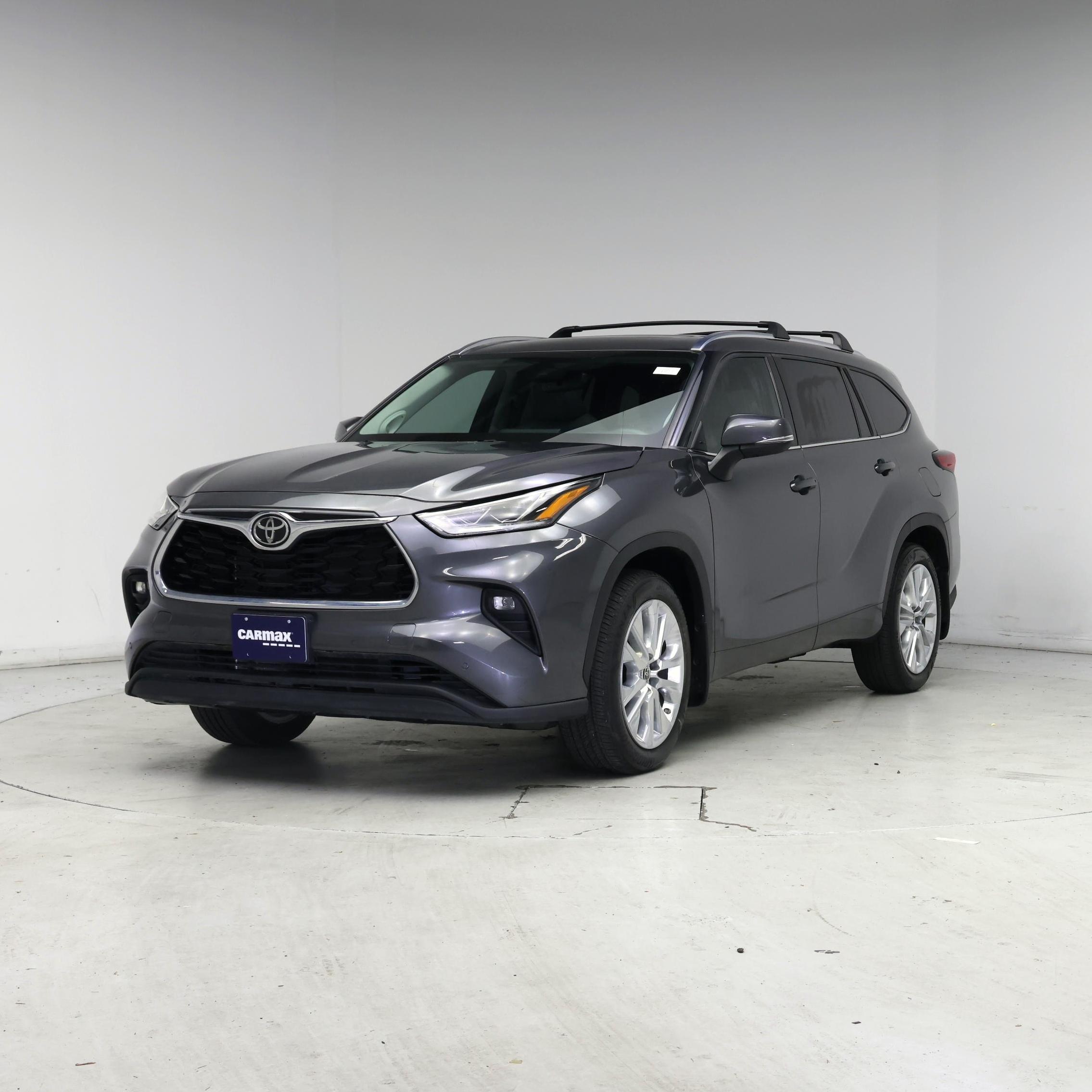 Thumbnail: 2022 Toyota Highlander - 4