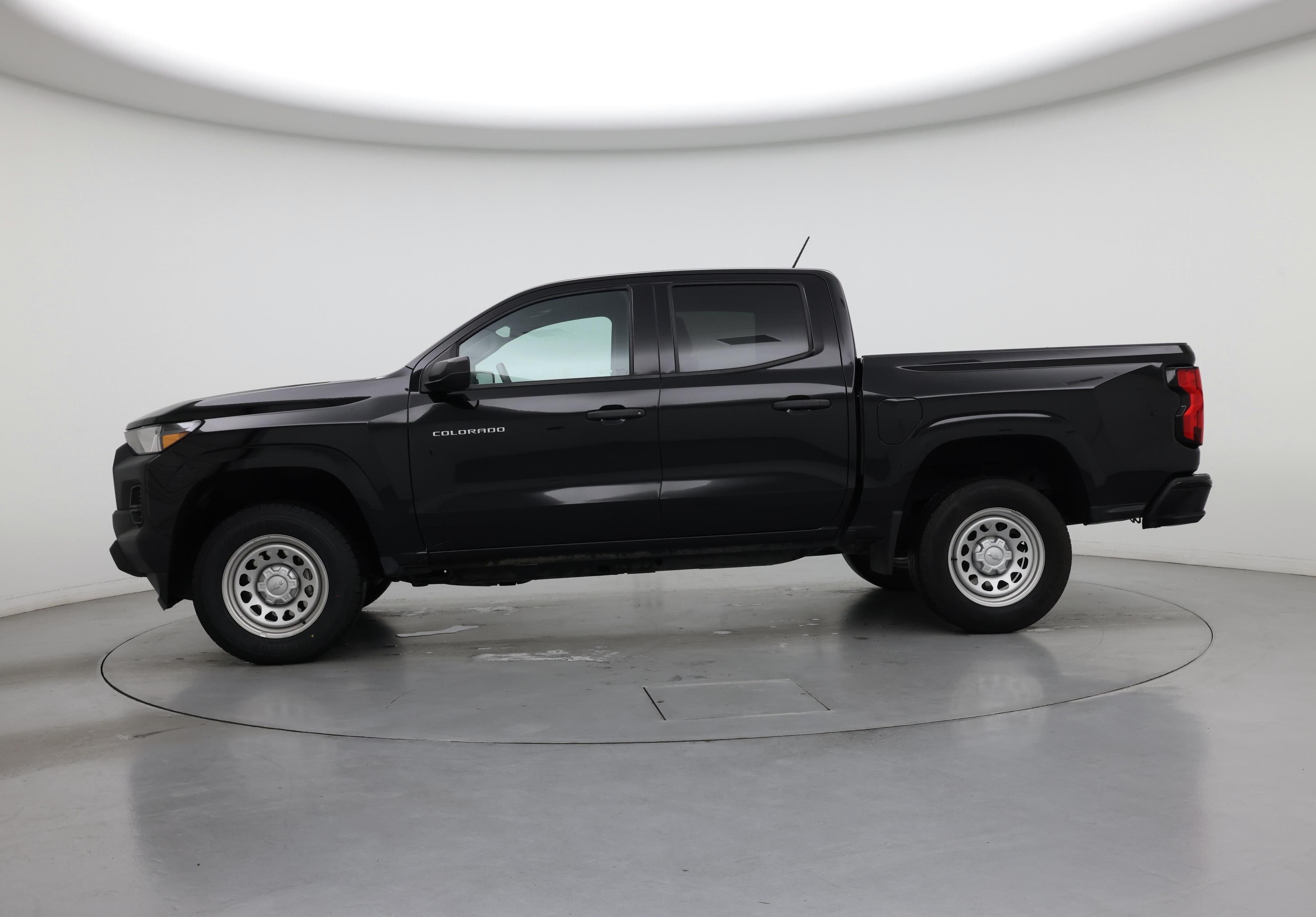 Thumbnail: 2023 Chevrolet Colorado - 3