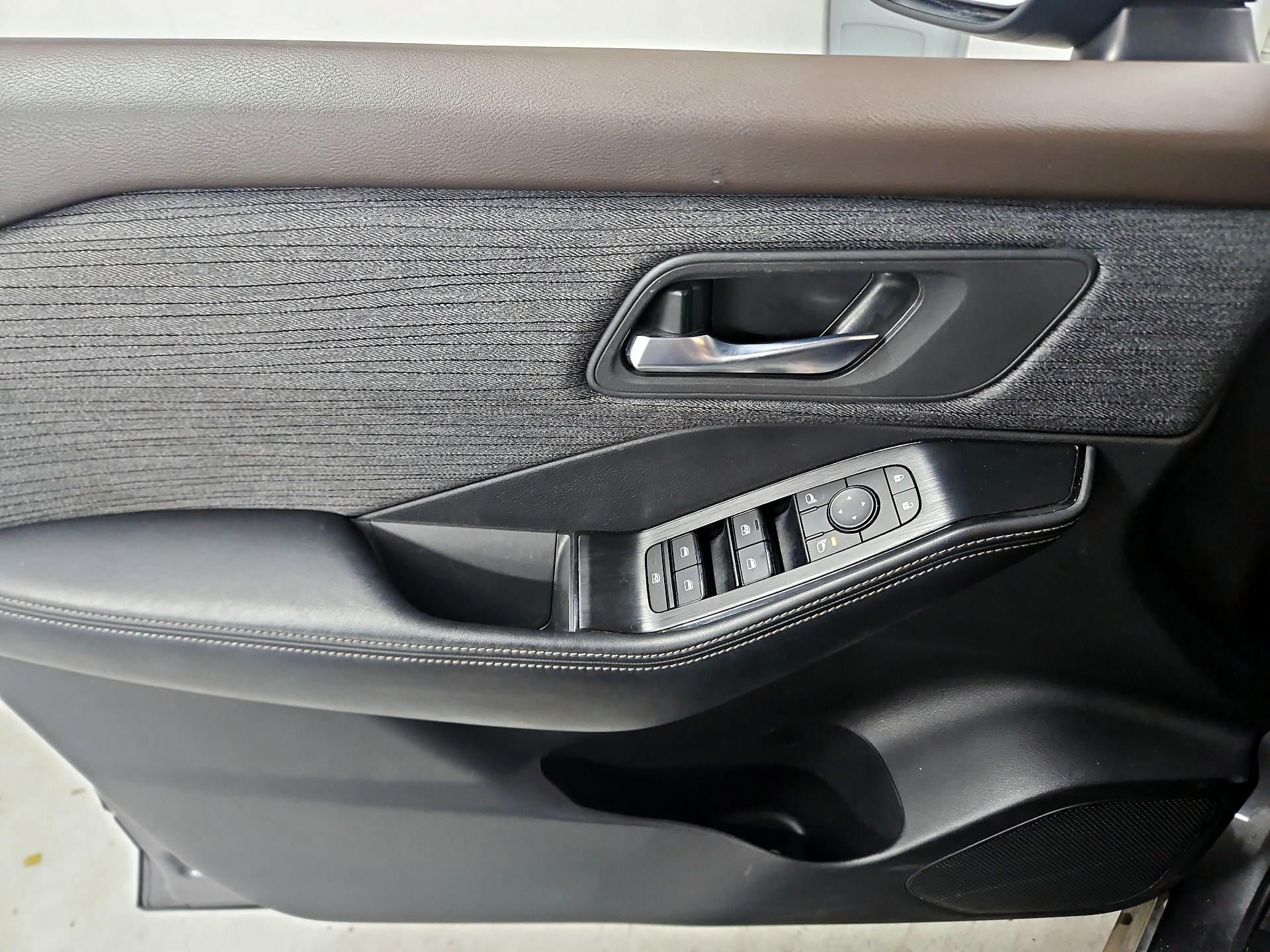 Thumbnail: 2023 Nissan Rogue - 12