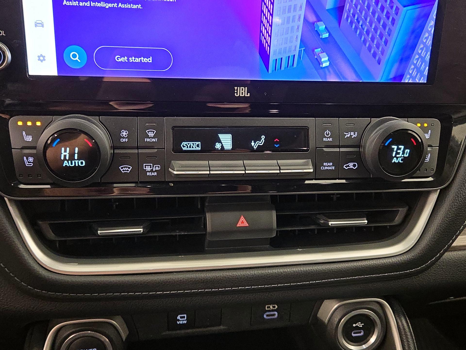 Thumbnail: 2024 Toyota Highlander - 16