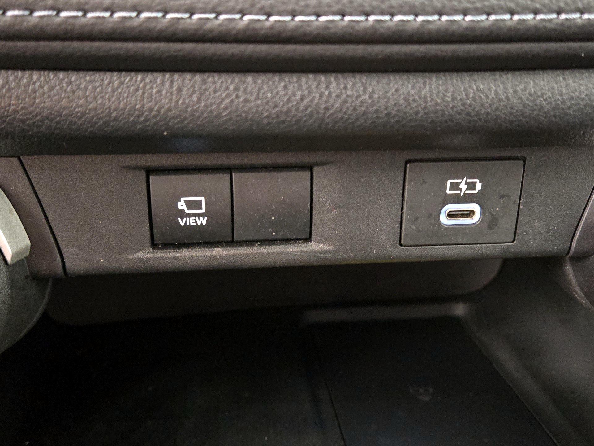 Thumbnail: 2024 Toyota Highlander - 18