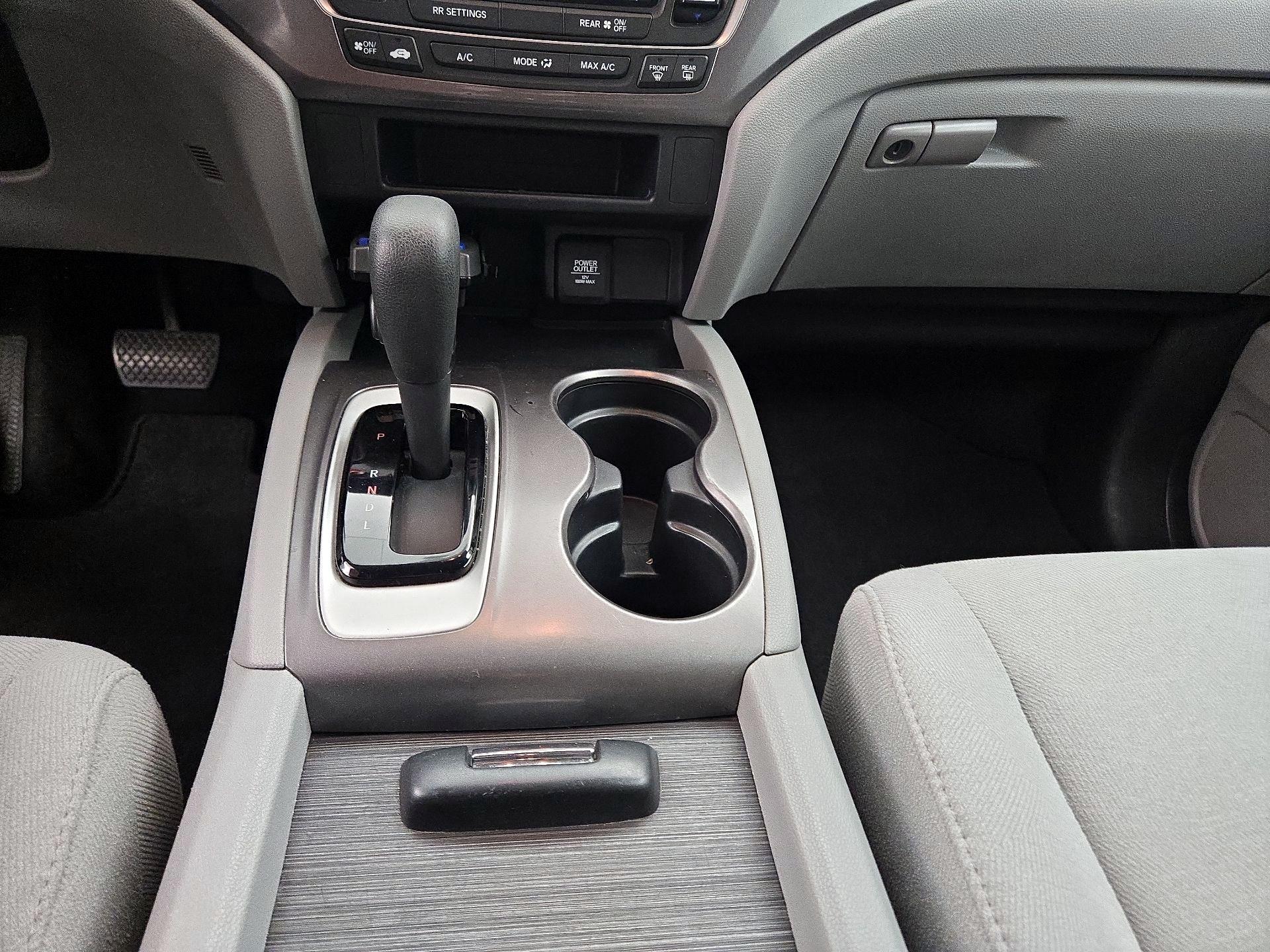 Thumbnail: 2016 Honda Pilot - 17