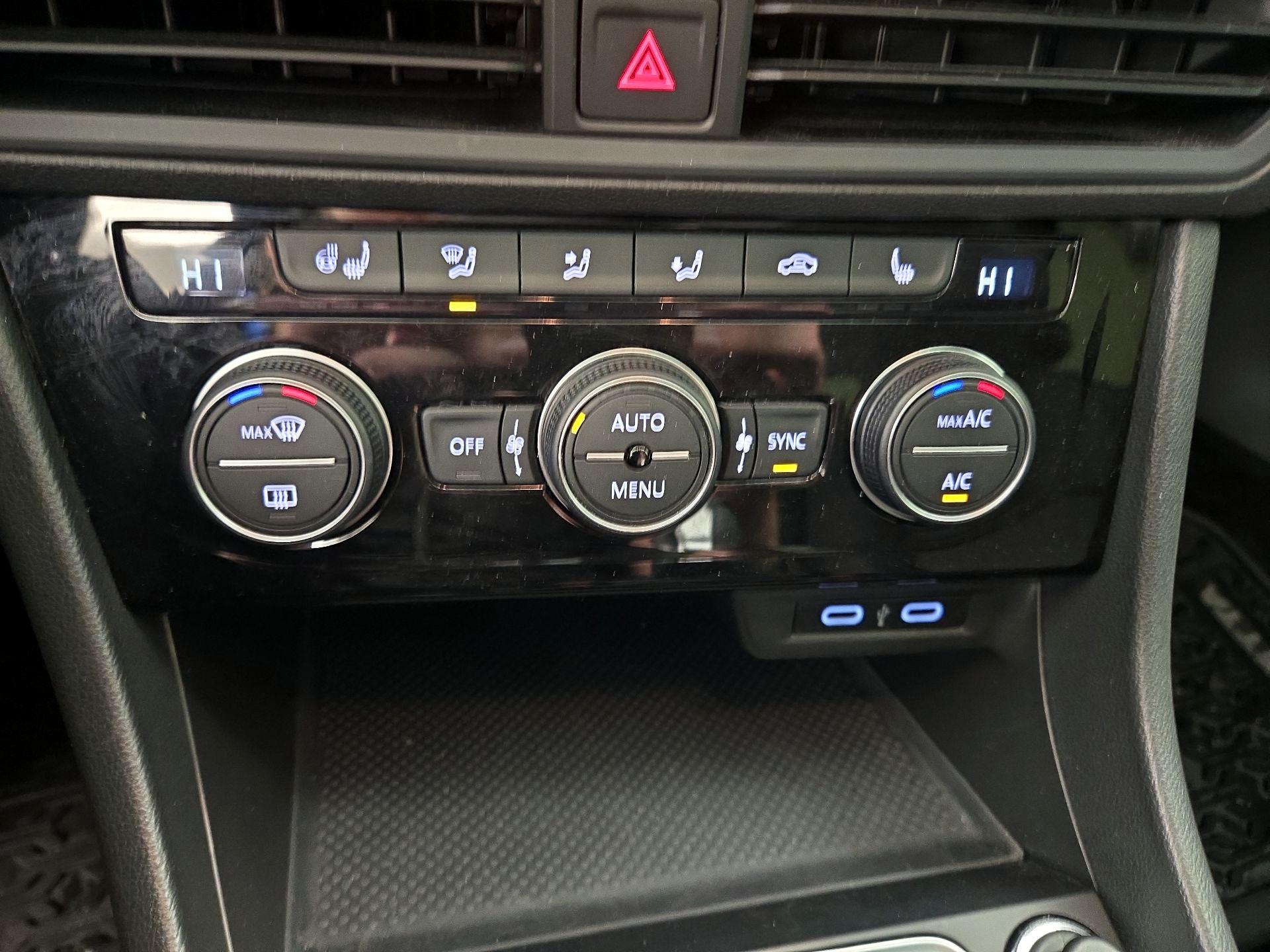 Thumbnail: 2020 Volkswagen Jetta - 16