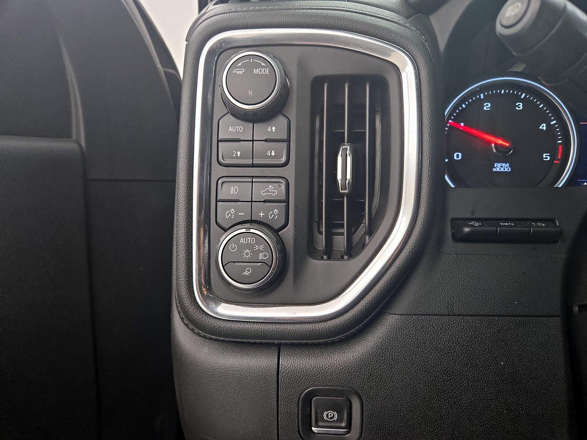 Thumbnail: 2021 Chevrolet Silverado 2500 - 13