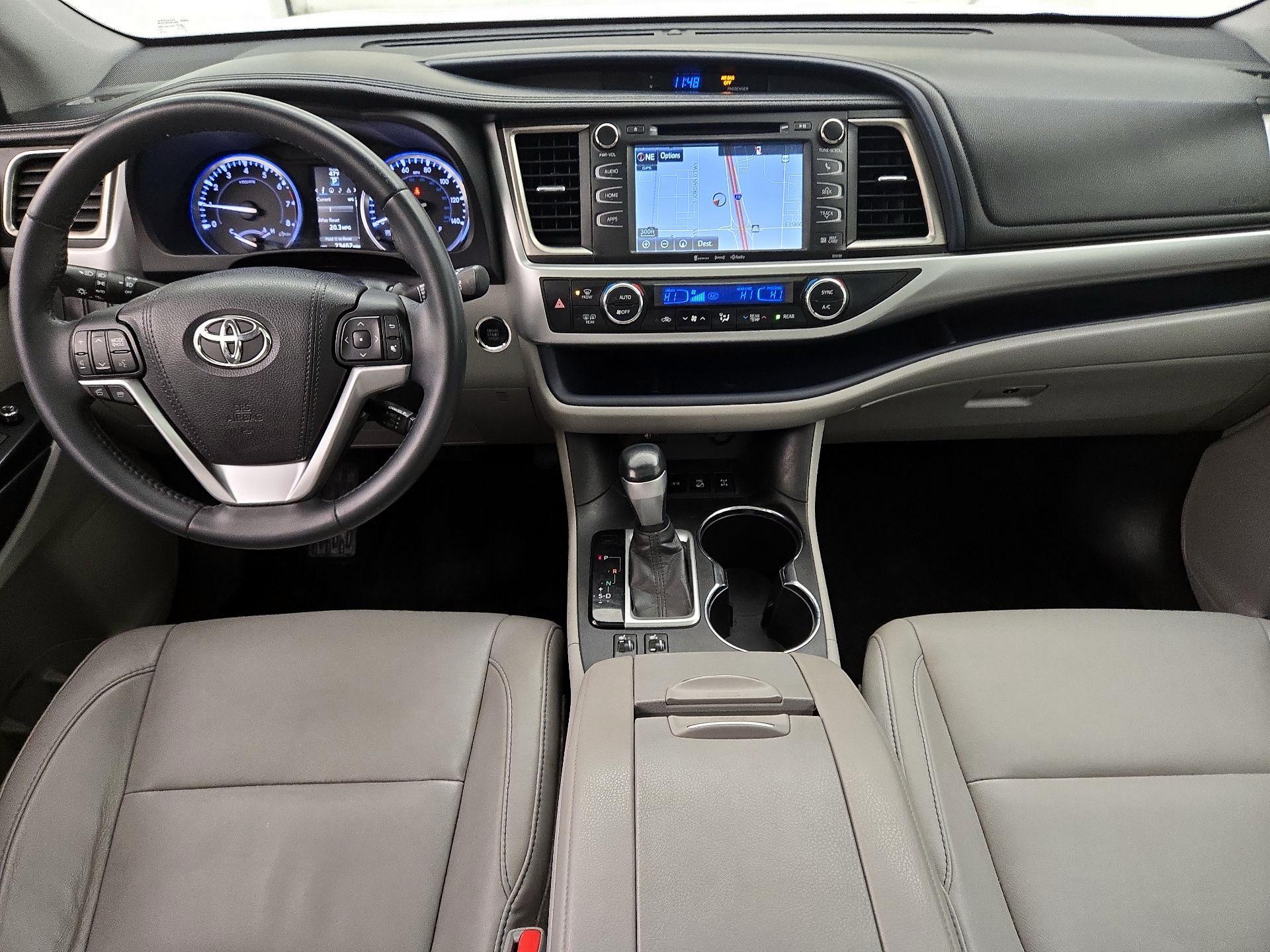 Thumbnail: 2016 Toyota Highlander - 9