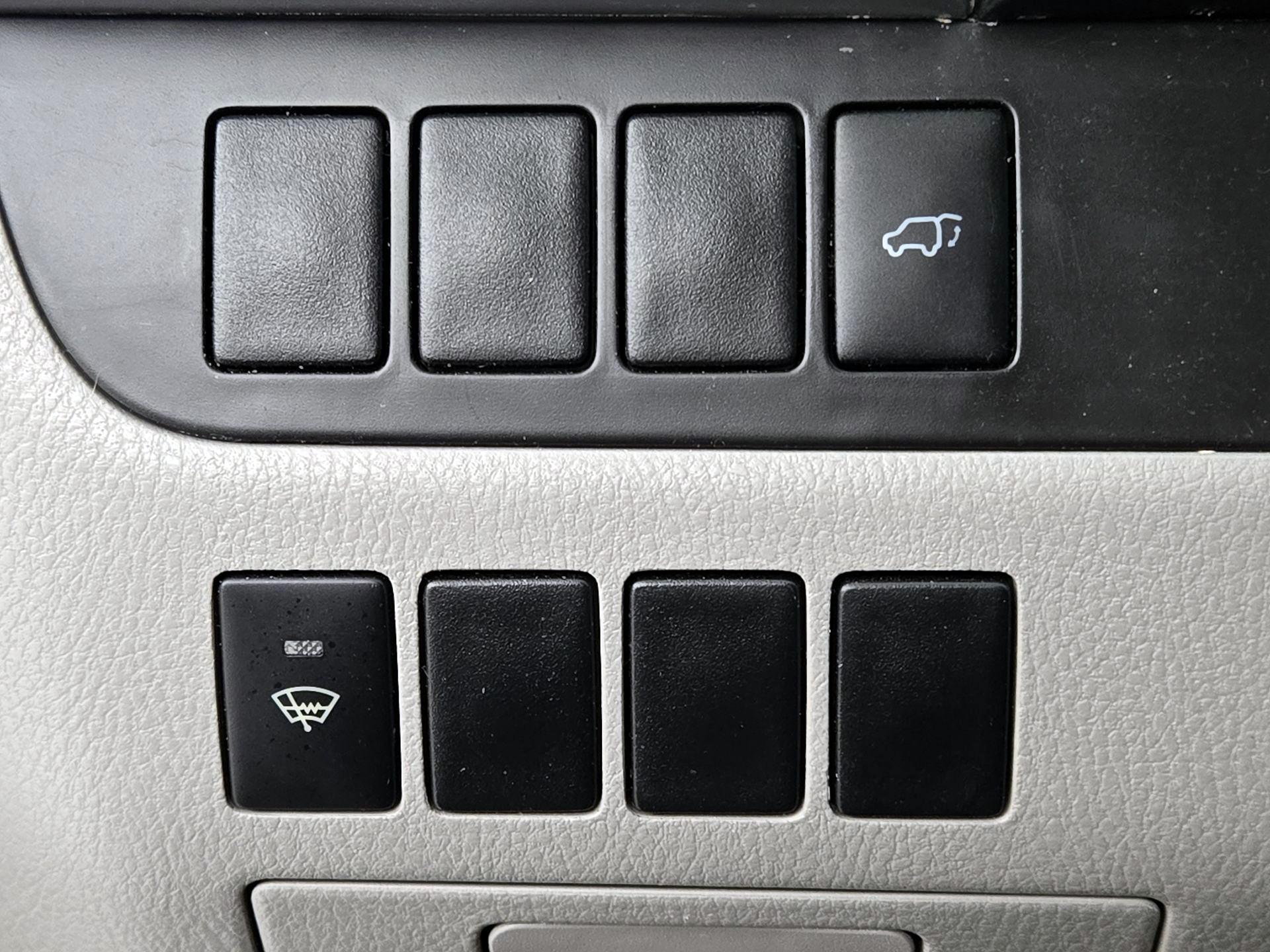 Thumbnail: 2016 Toyota Highlander - 13