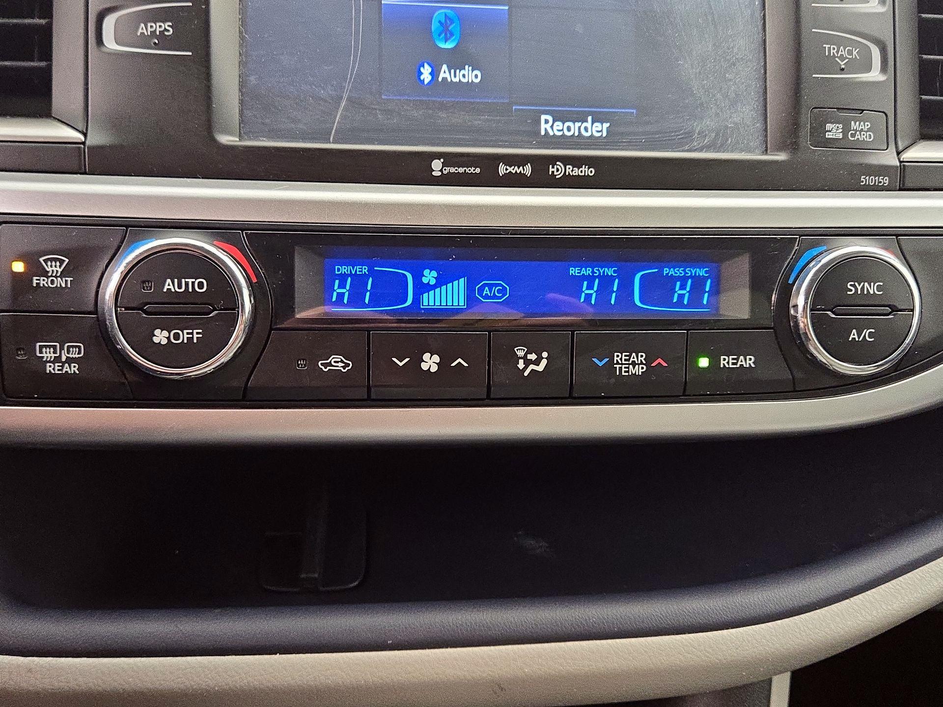 Thumbnail: 2016 Toyota Highlander - 17