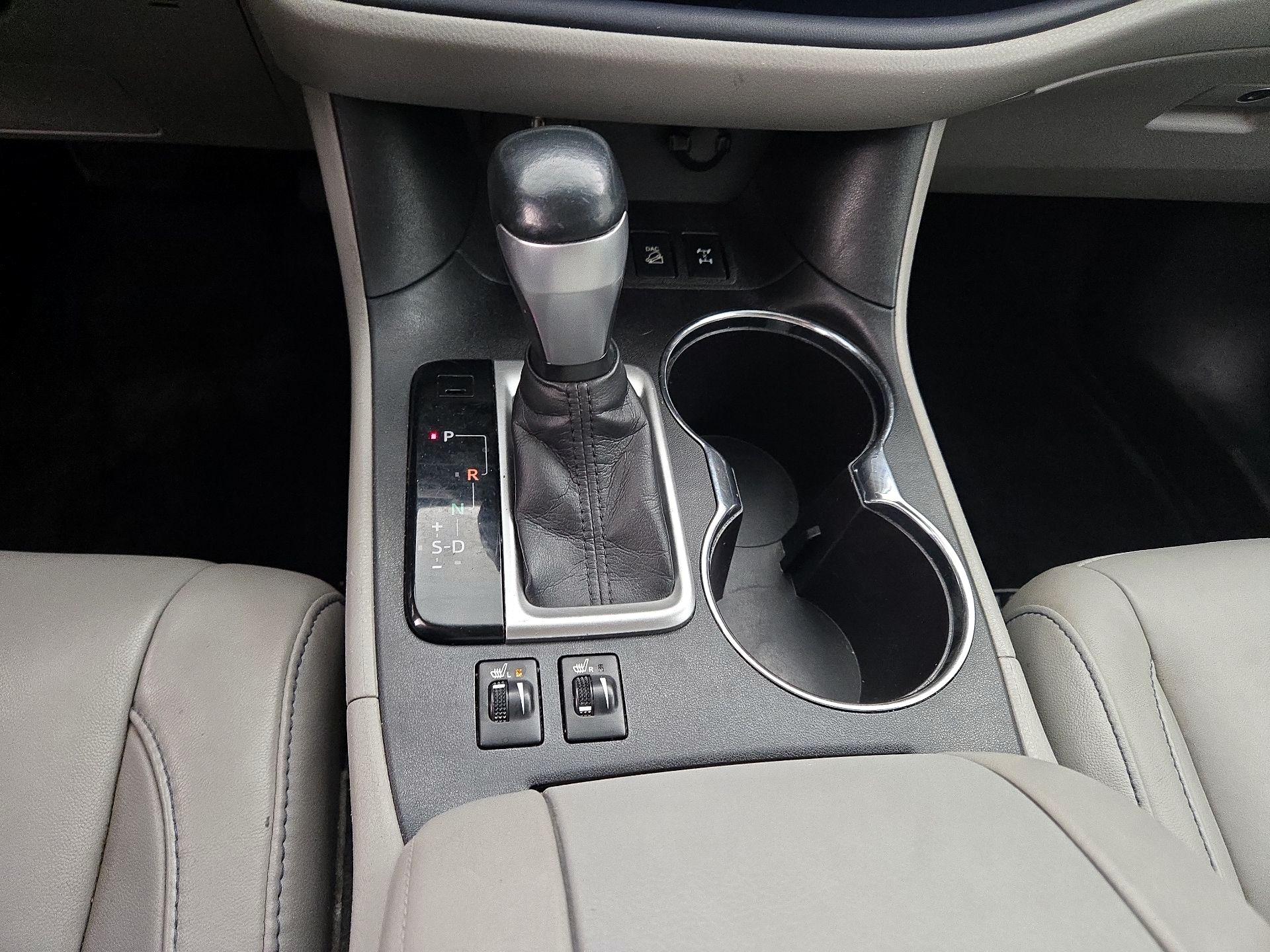 Thumbnail: 2016 Toyota Highlander - 18