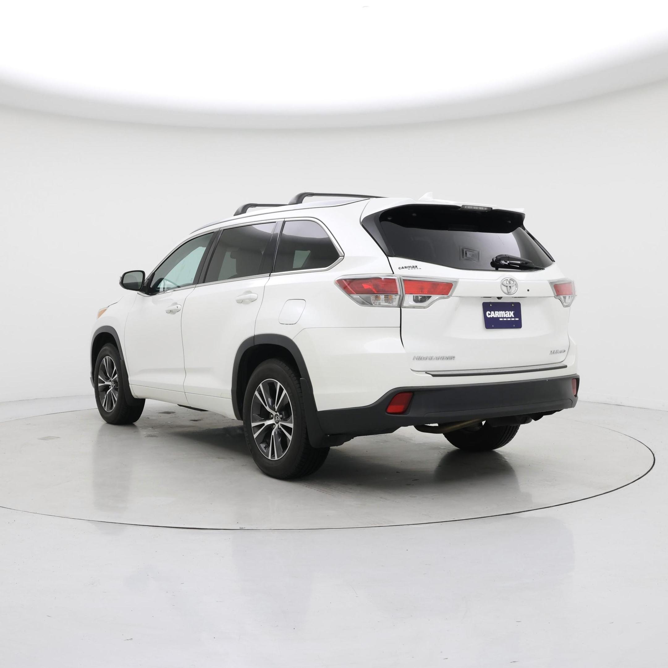 Thumbnail: 2016 Toyota Highlander - 2