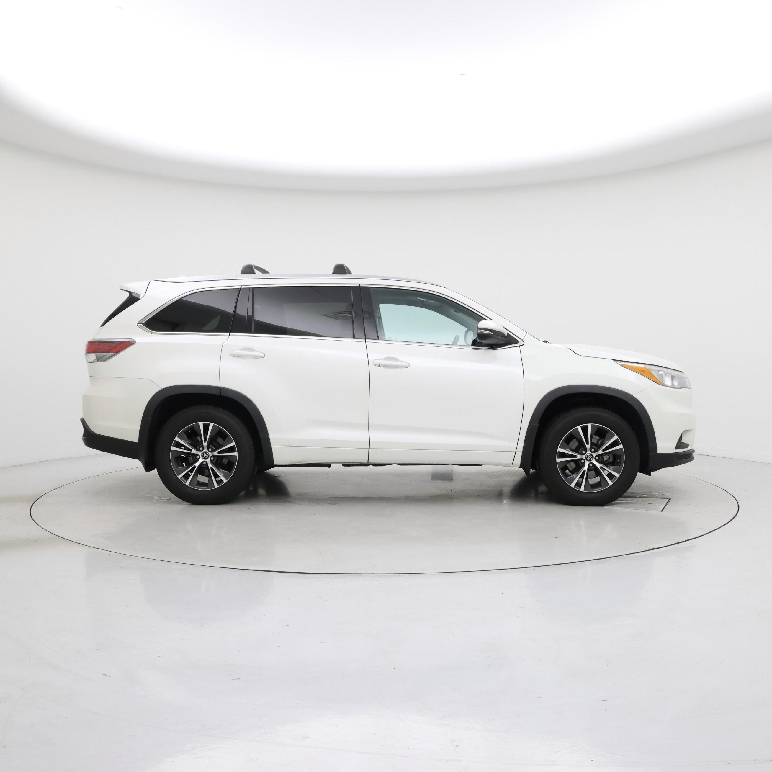 Thumbnail: 2016 Toyota Highlander - 7