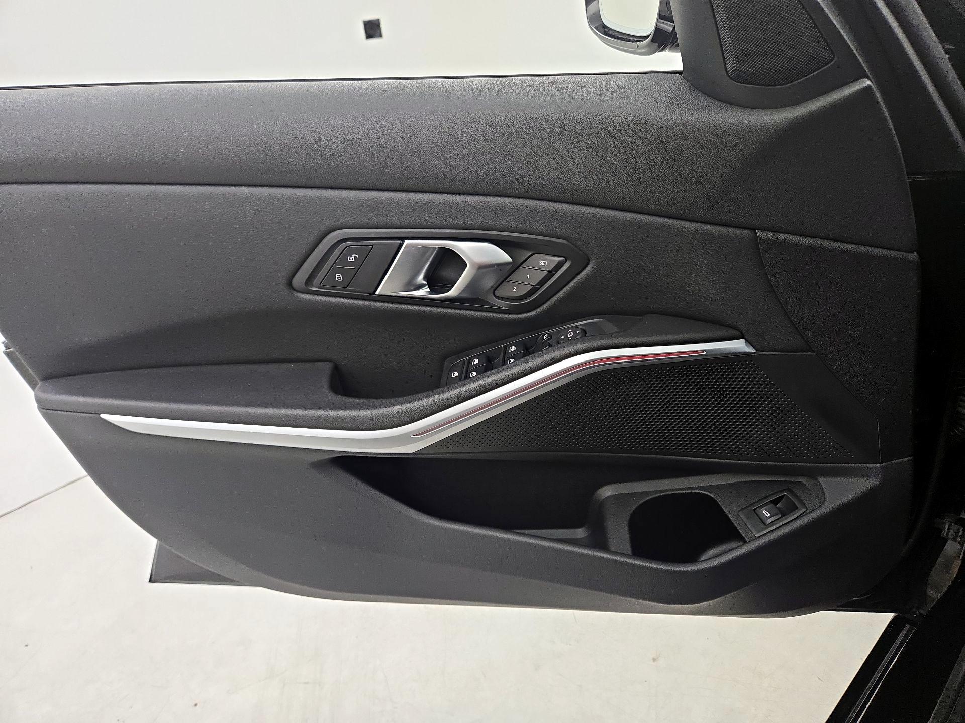 Thumbnail: 2024 BMW 3 Series - 12