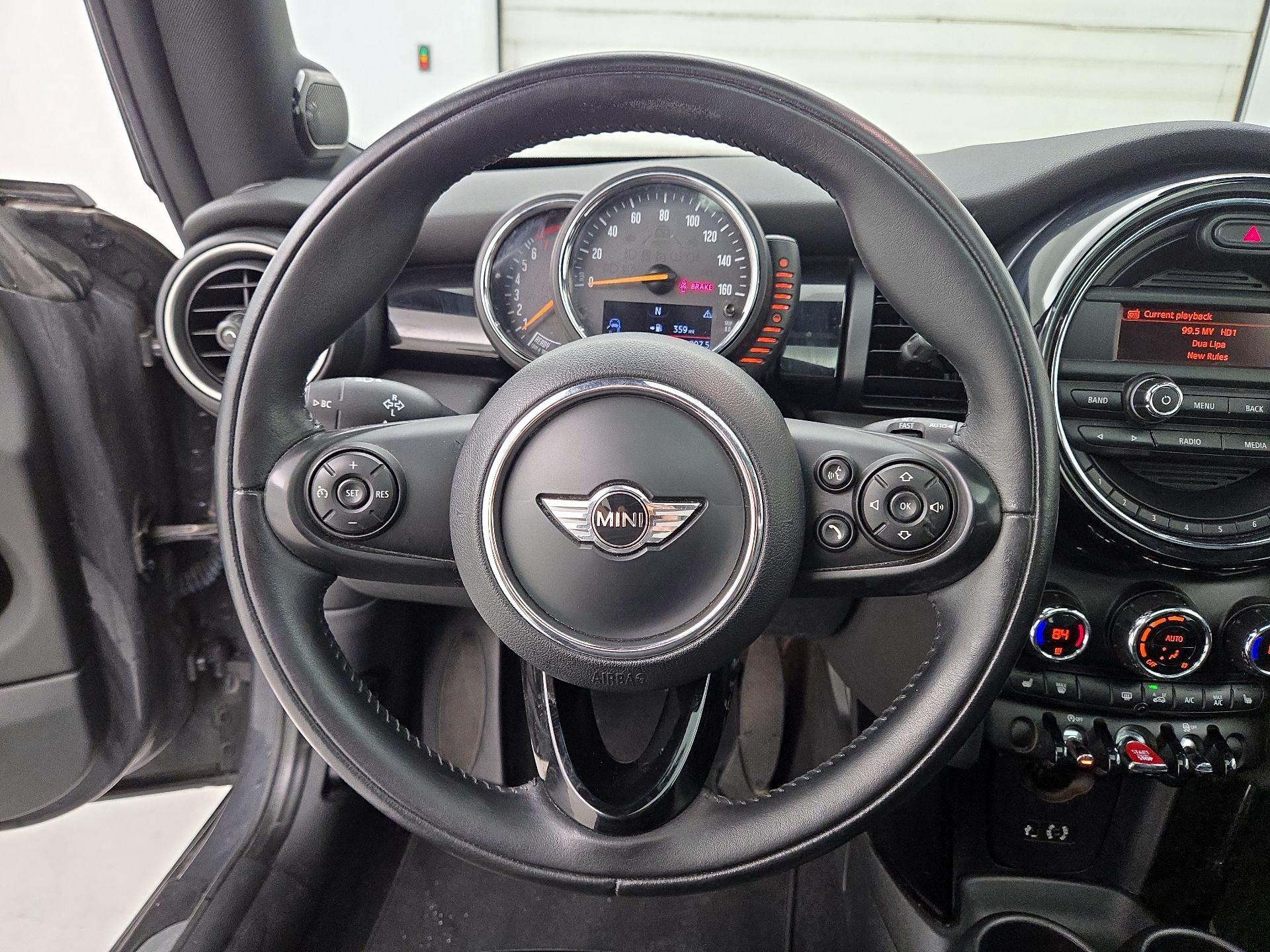 Thumbnail: 2015 MINI Cooper Hardtop - 10