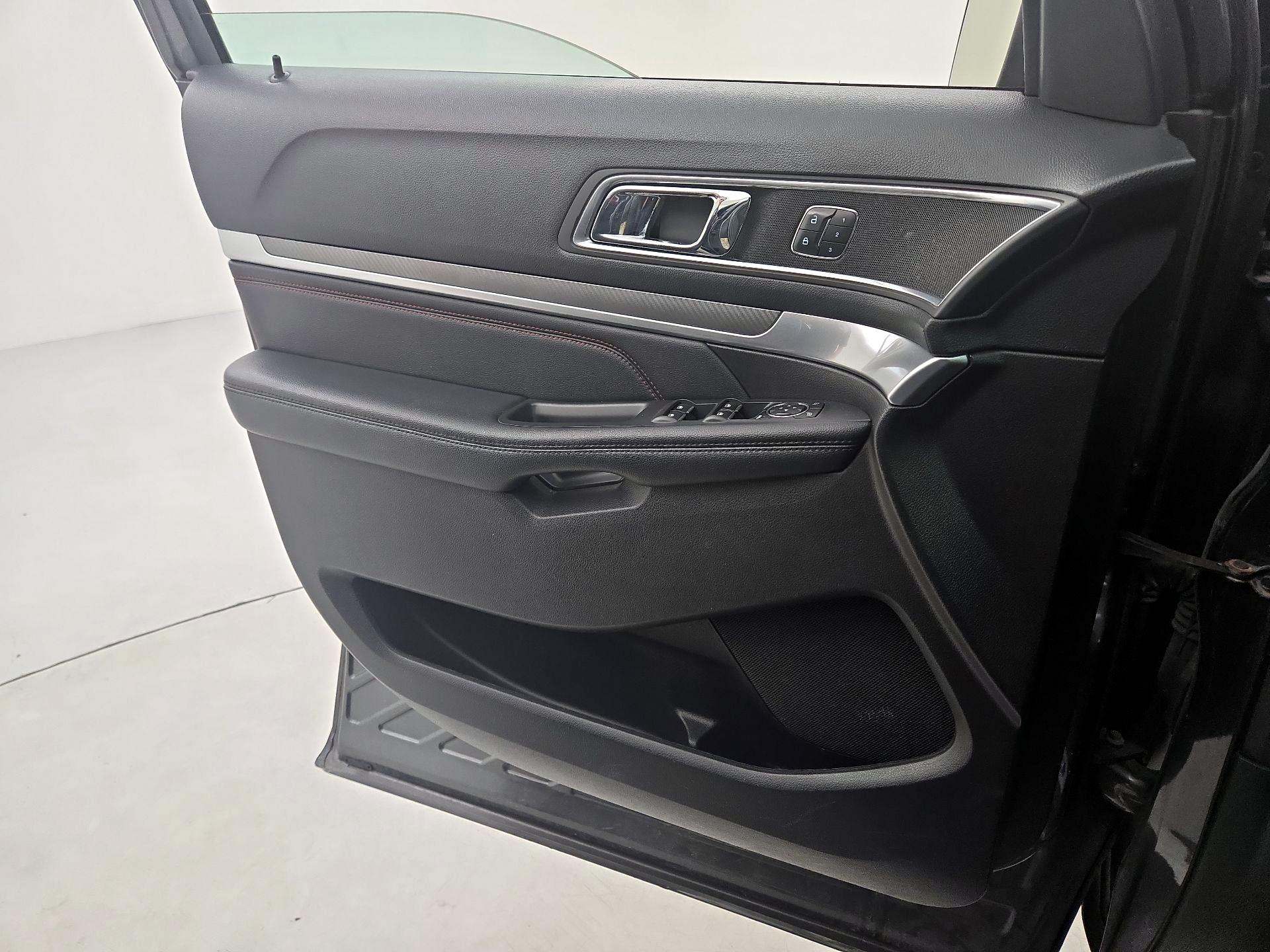 Thumbnail: 2017 Ford Explorer - 12