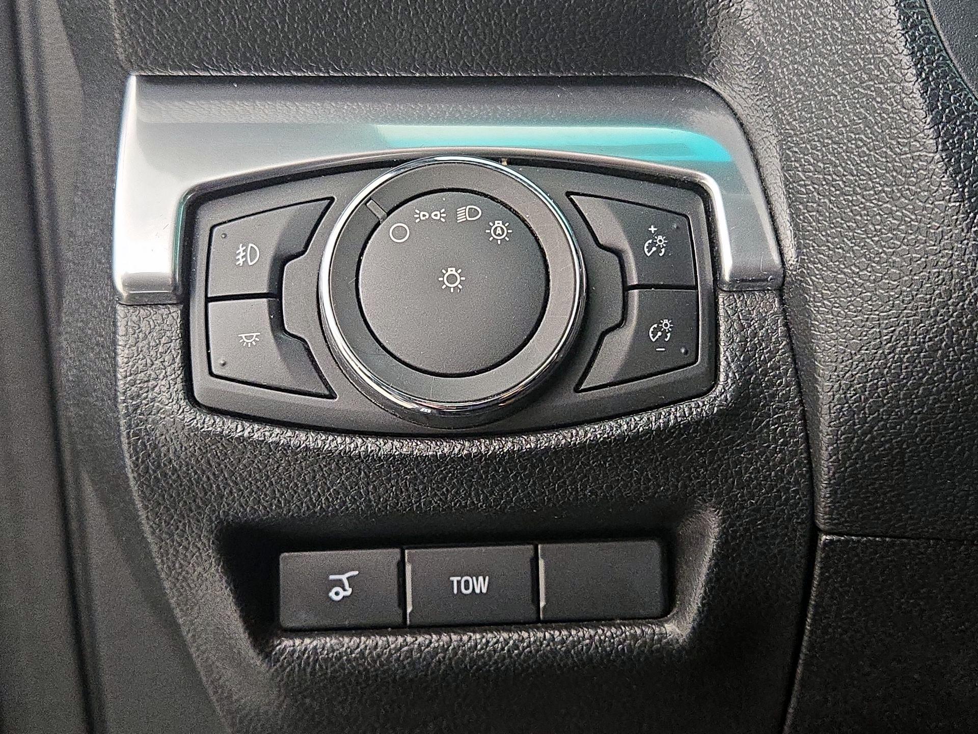 Thumbnail: 2017 Ford Explorer - 13