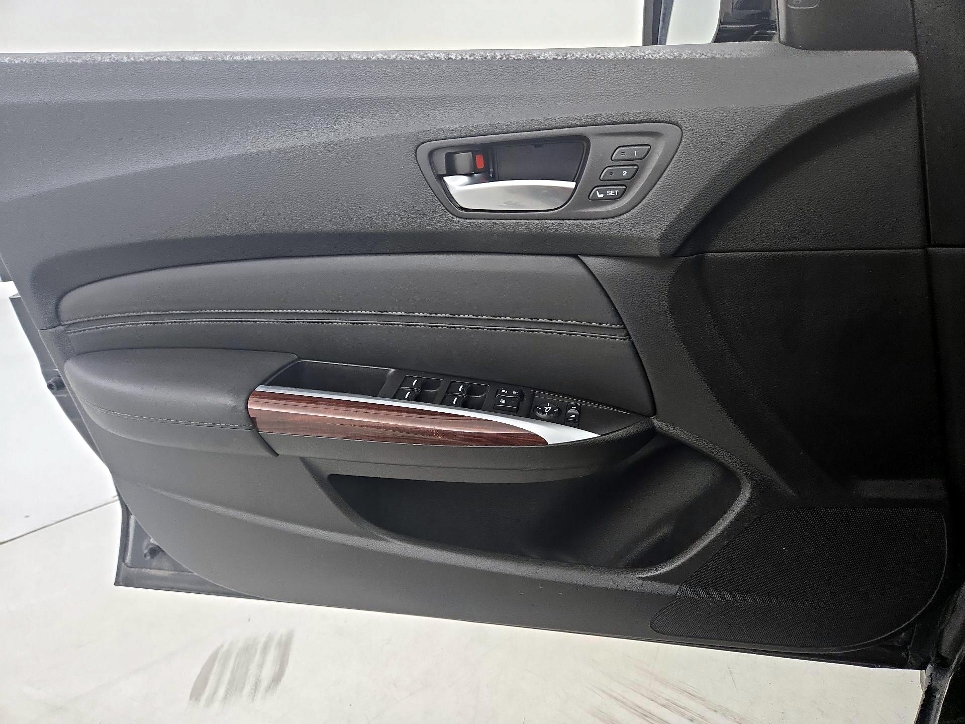 Thumbnail: 2015 Acura TLX - 12