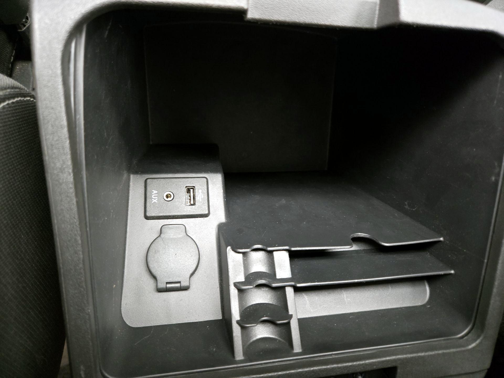 Thumbnail: 2015 Nissan Frontier - 18