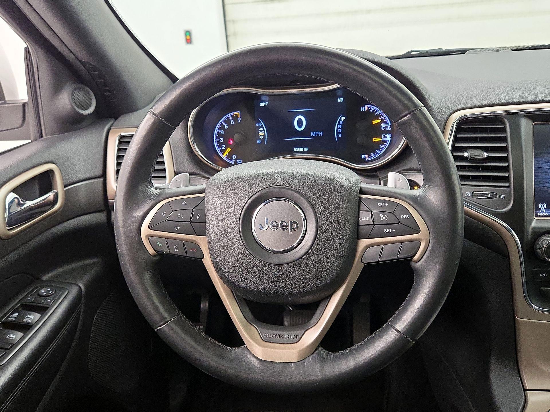 Thumbnail: 2015 Jeep Grand Cherokee - 10