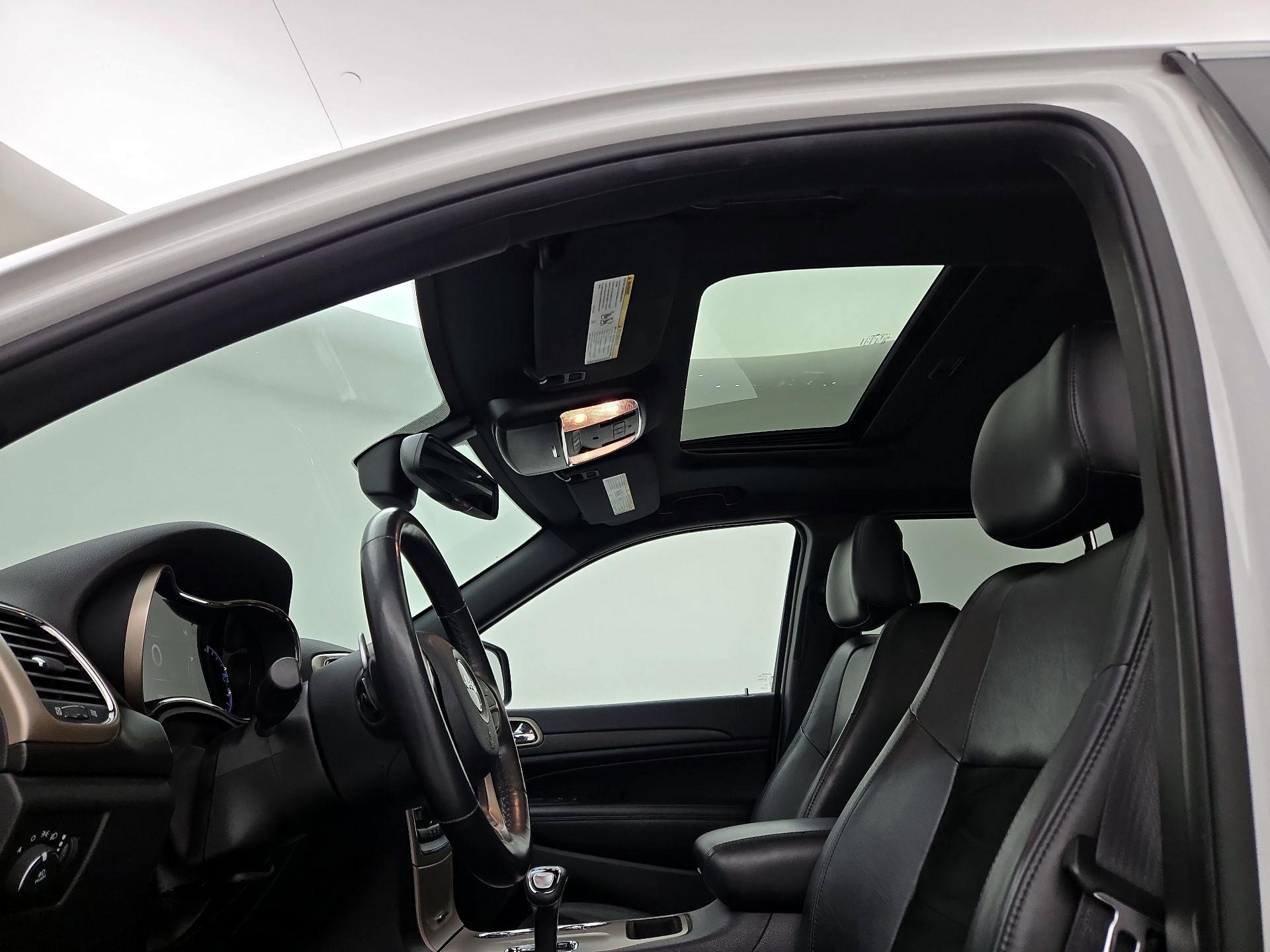 Thumbnail: 2015 Jeep Grand Cherokee - 19