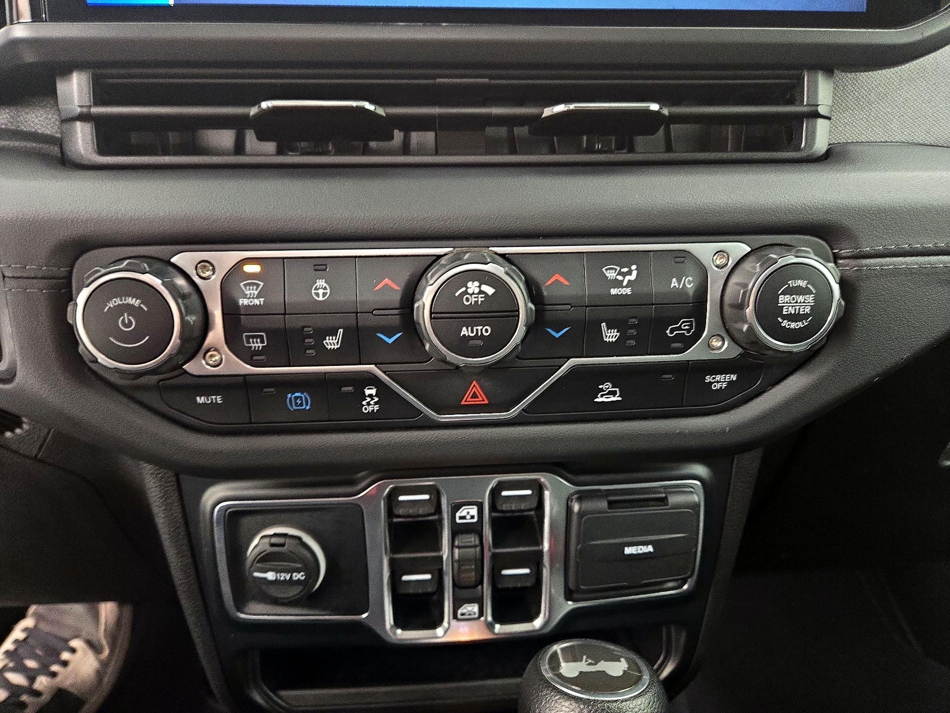 Thumbnail: 2024 Jeep Wrangler - 16