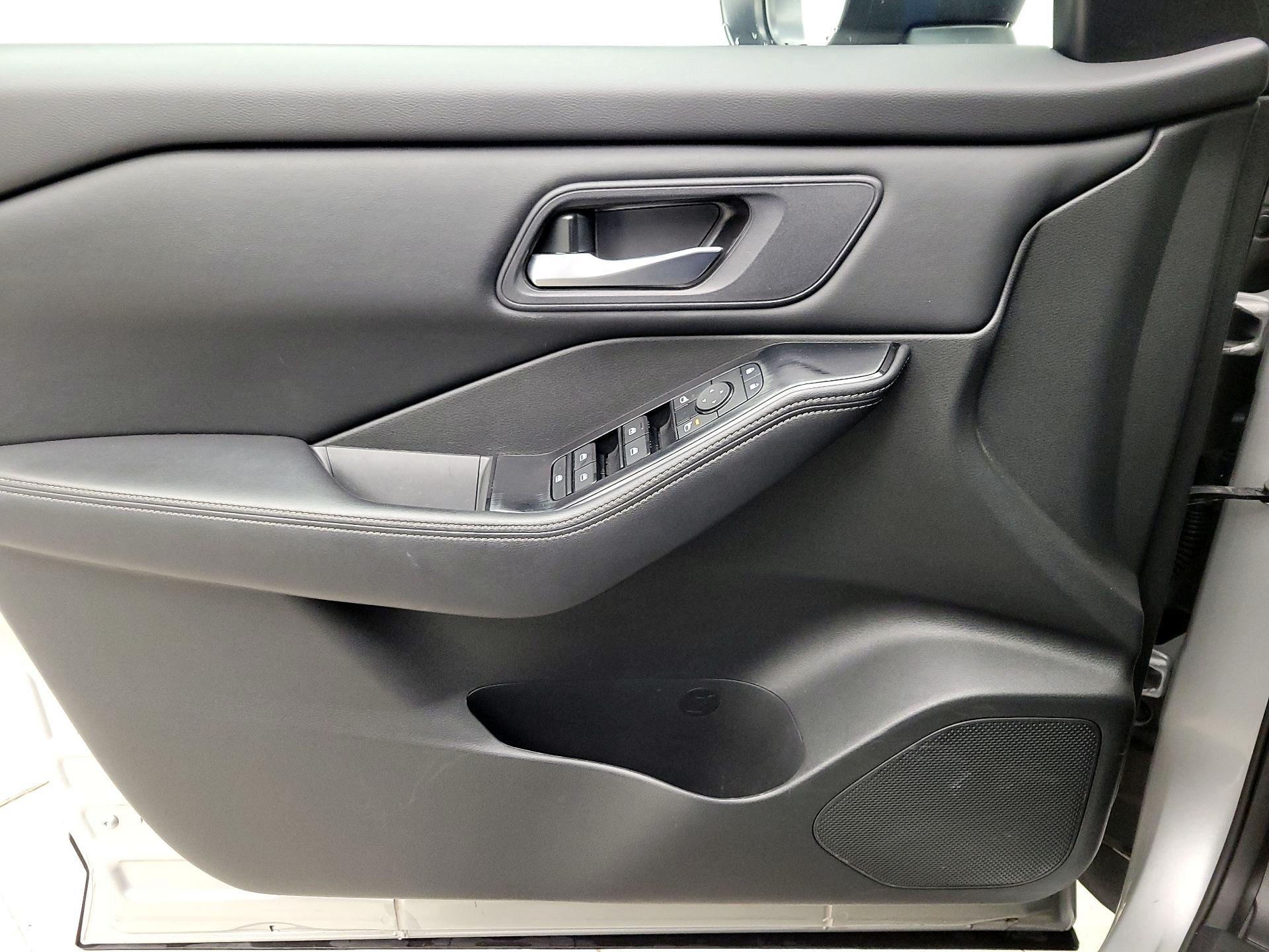 Thumbnail: 2024 Nissan Rogue - 12