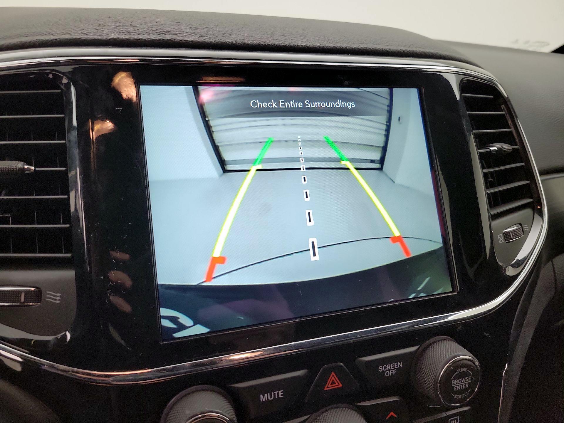 Thumbnail: 2021 Jeep Grand Cherokee - 14