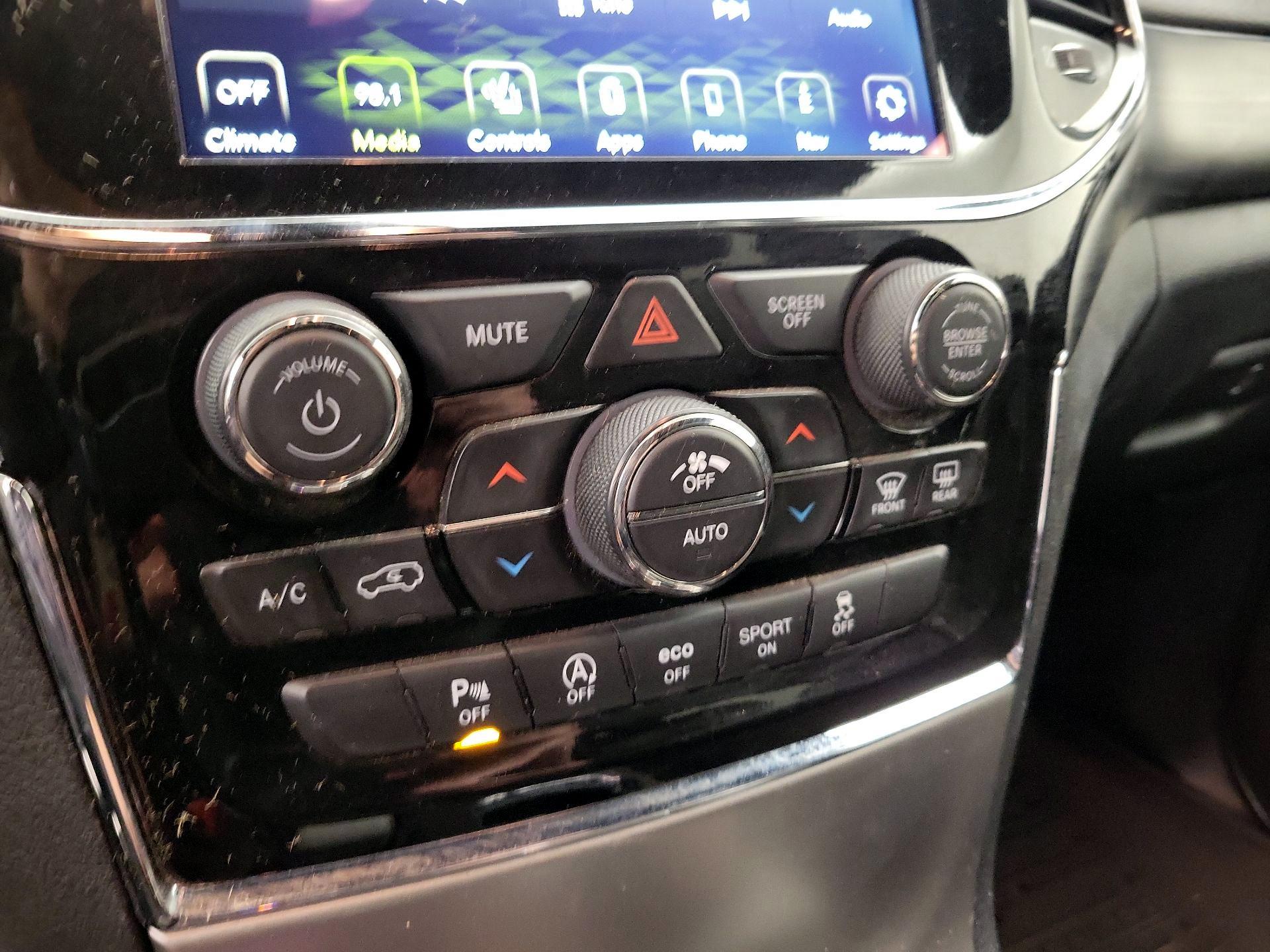 Thumbnail: 2021 Jeep Grand Cherokee - 16