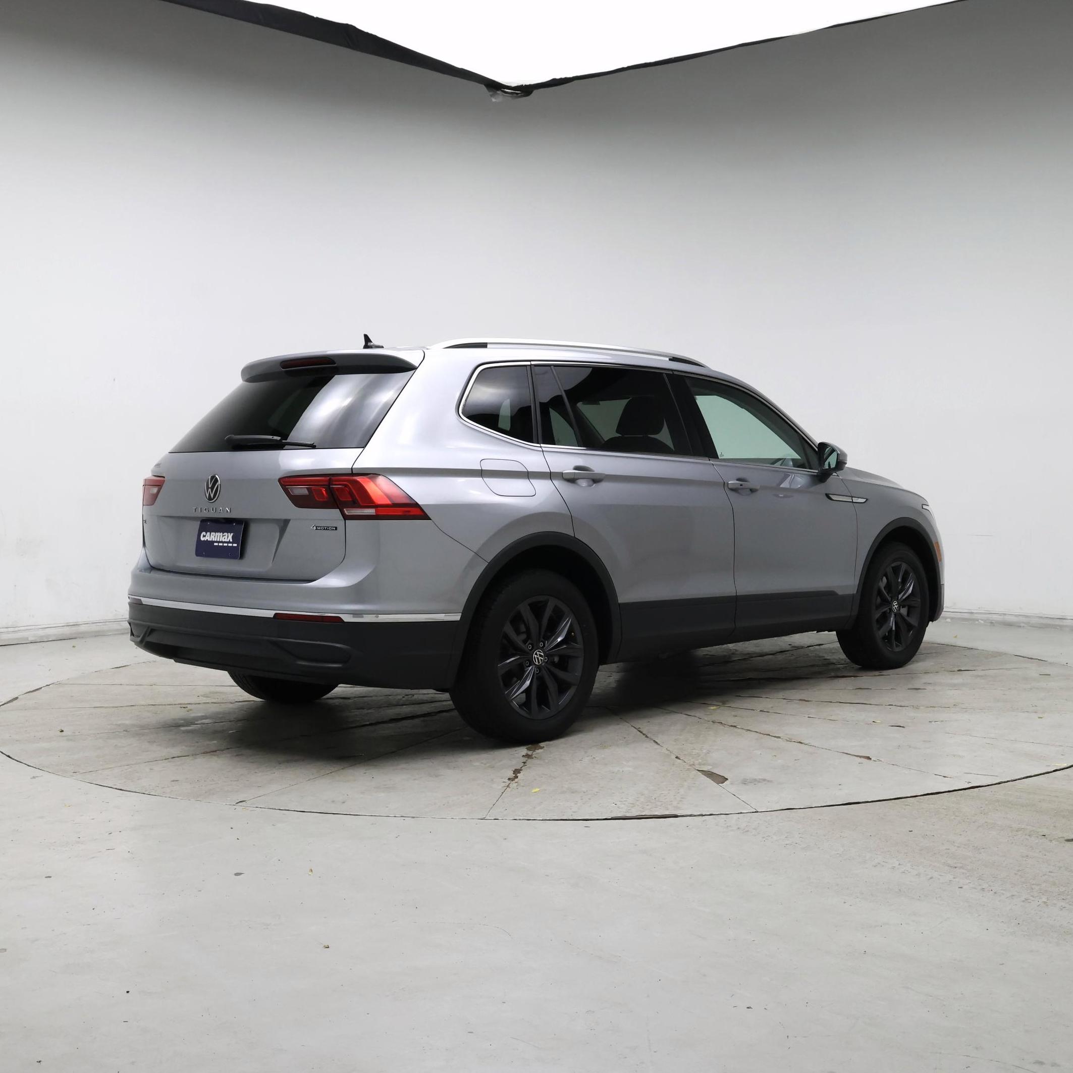 Thumbnail: 2024 Volkswagen Tiguan - 8