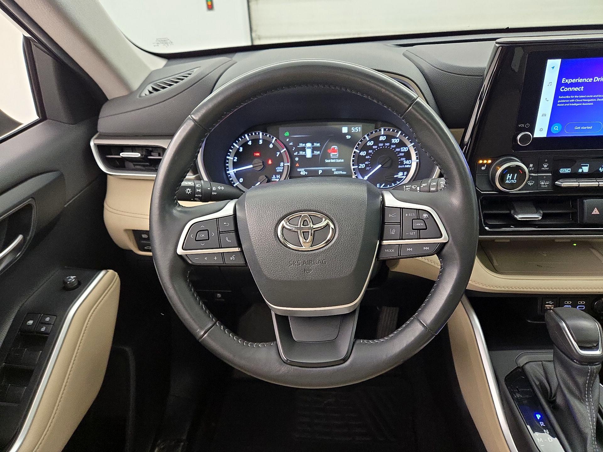 Thumbnail: 2023 Toyota Highlander - 10