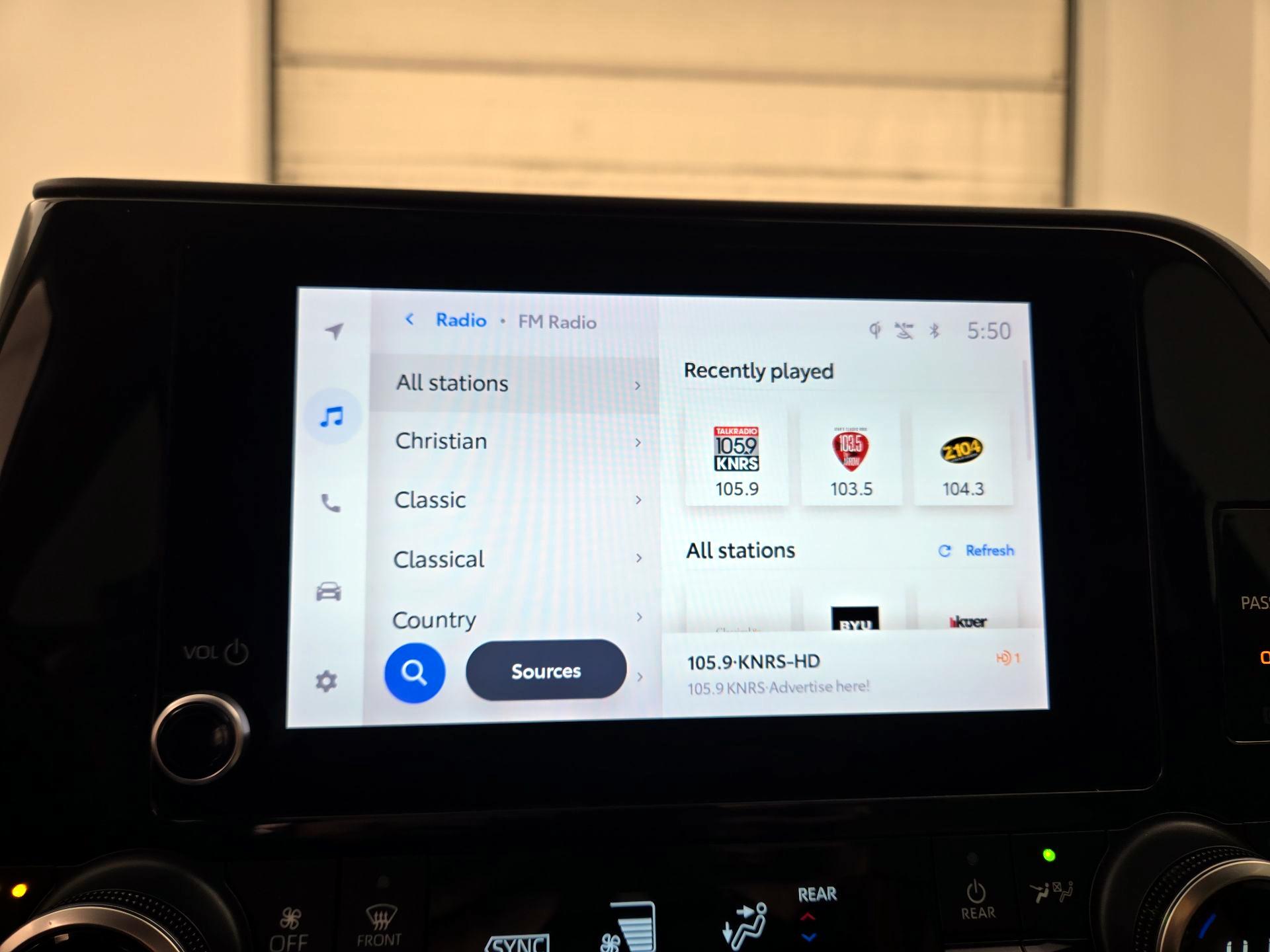 Thumbnail: 2023 Toyota Highlander - 15